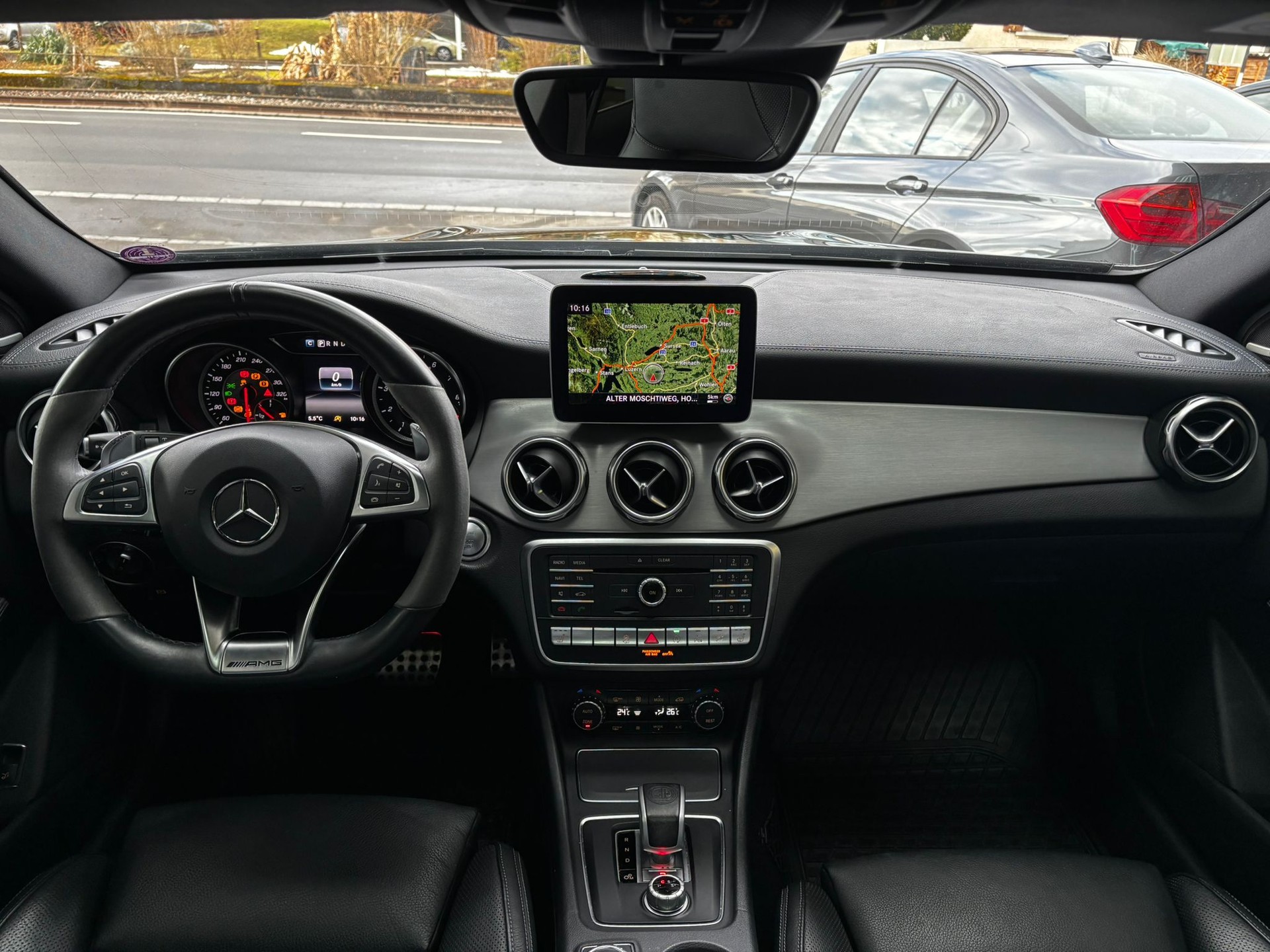 MERCEDES-BENZ GLA 45 AMG 4Matic 7G-DCT-image-14