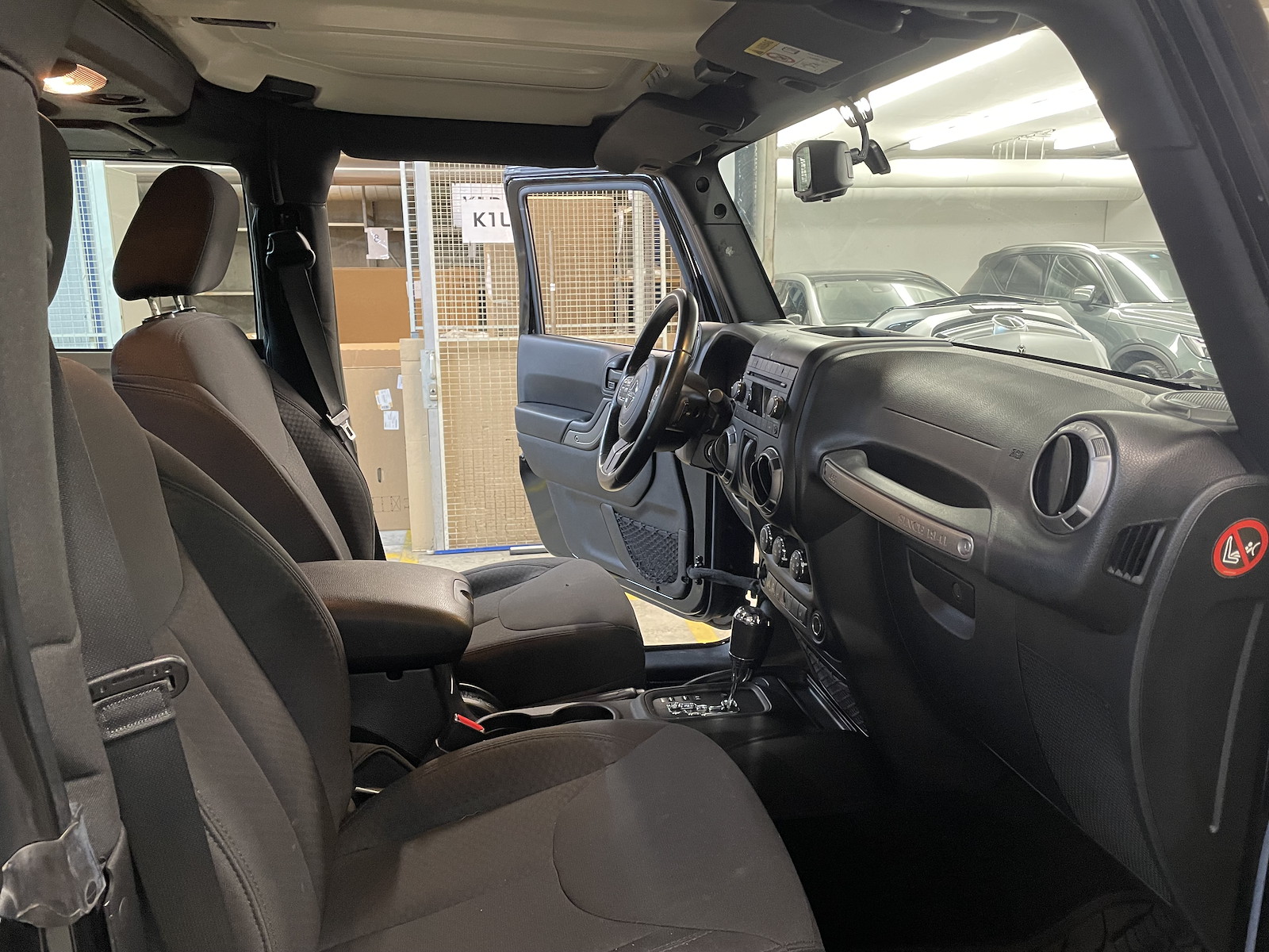 JEEP Wrangler 2.8 CRD Sport-image-9