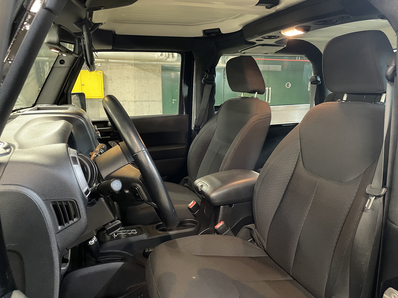 JEEP Wrangler 2.8 CRD Sport-image-15