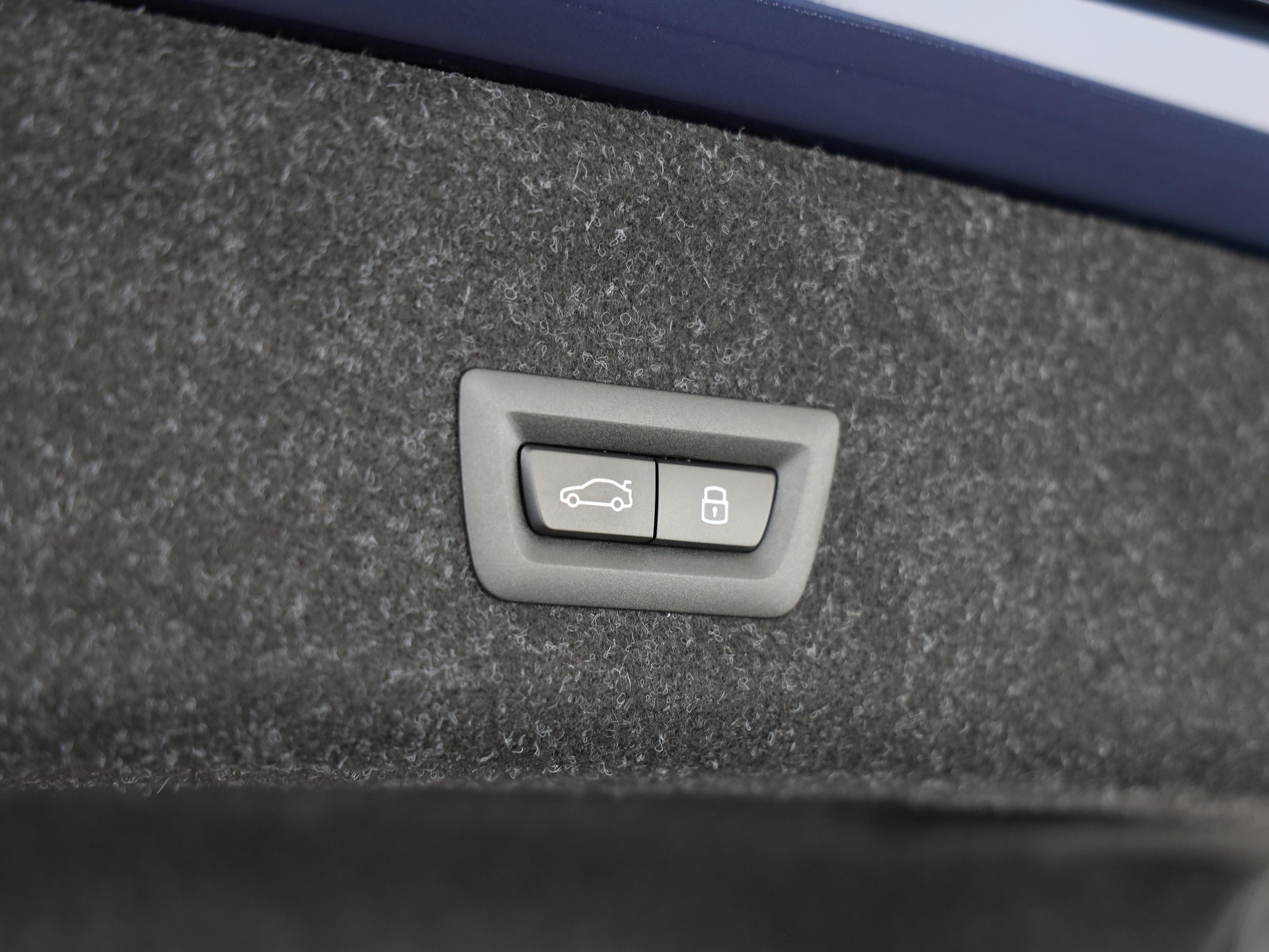 BMW M3 Competition xDrive-image-9