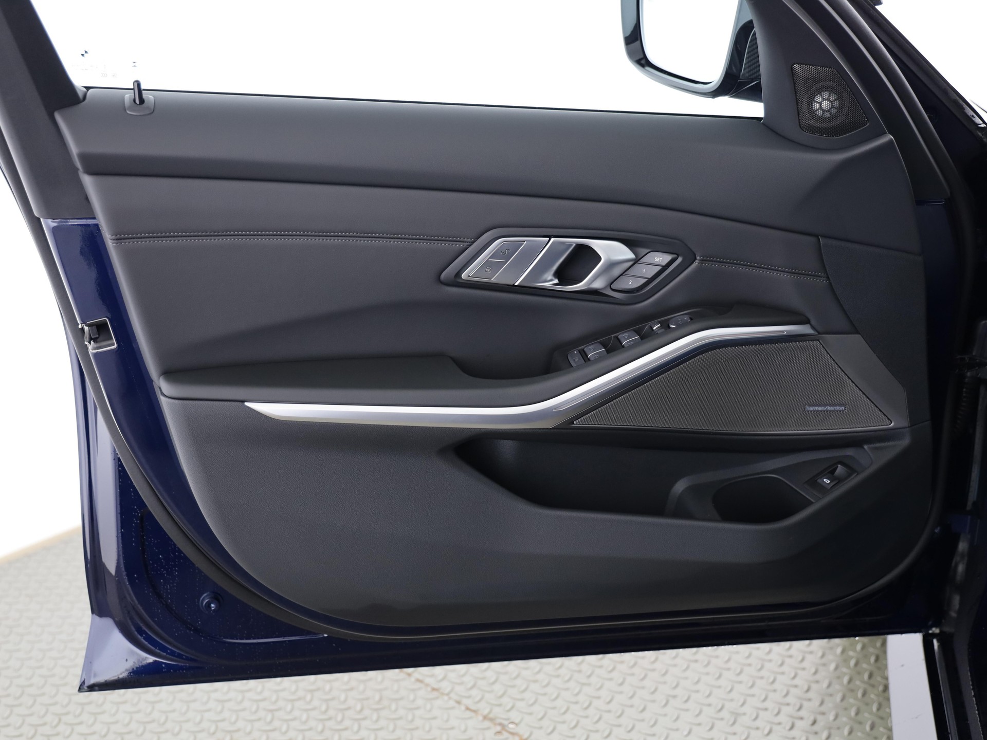 BMW M3 Competition xDrive-image-10