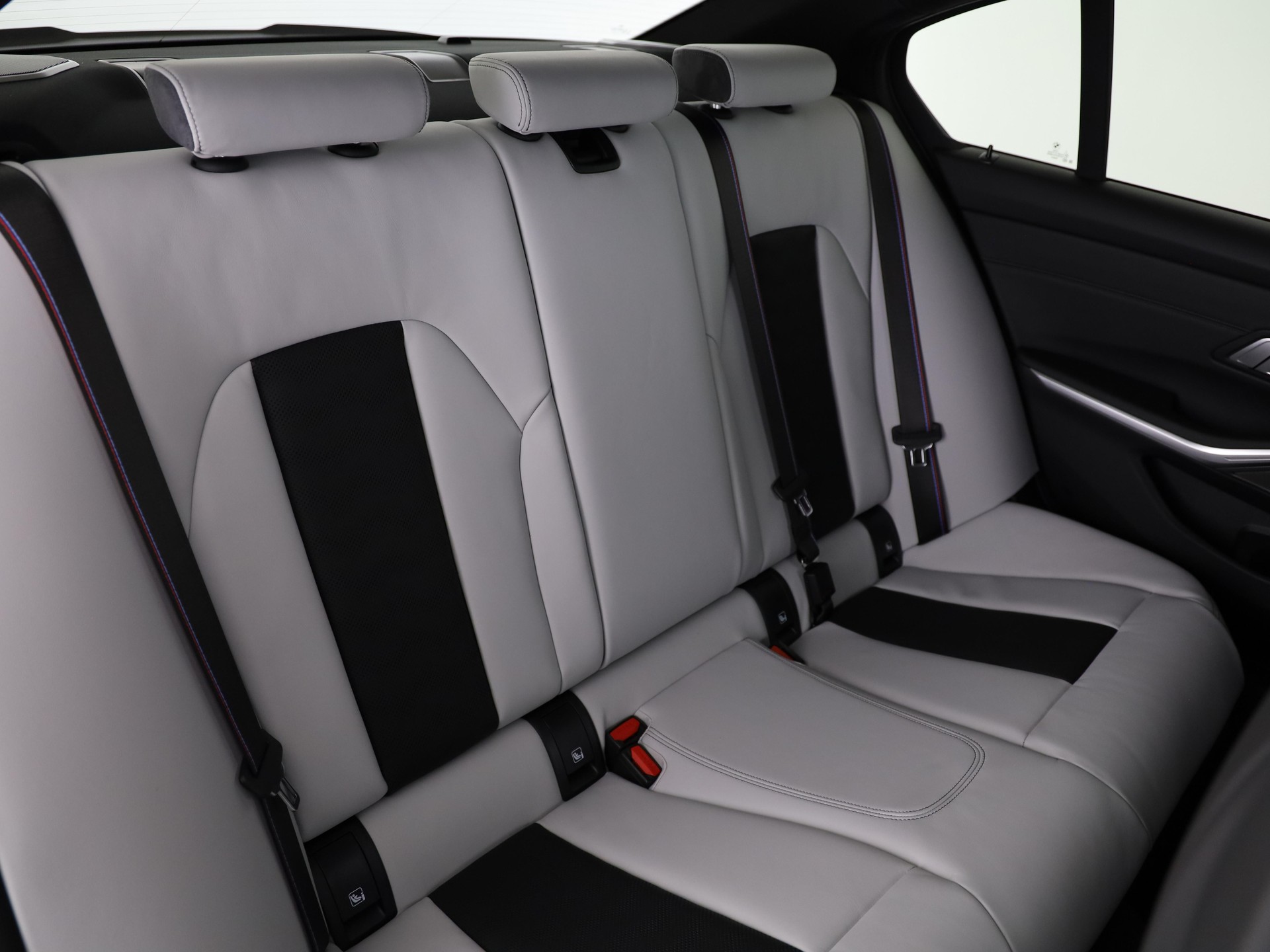 BMW M3 Competition xDrive-image-15
