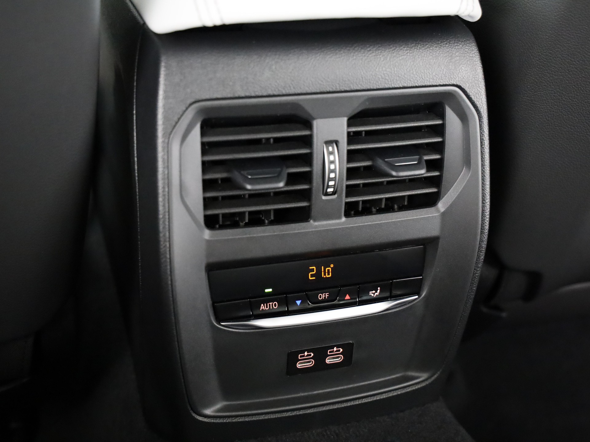 BMW M3 Competition xDrive-image-21