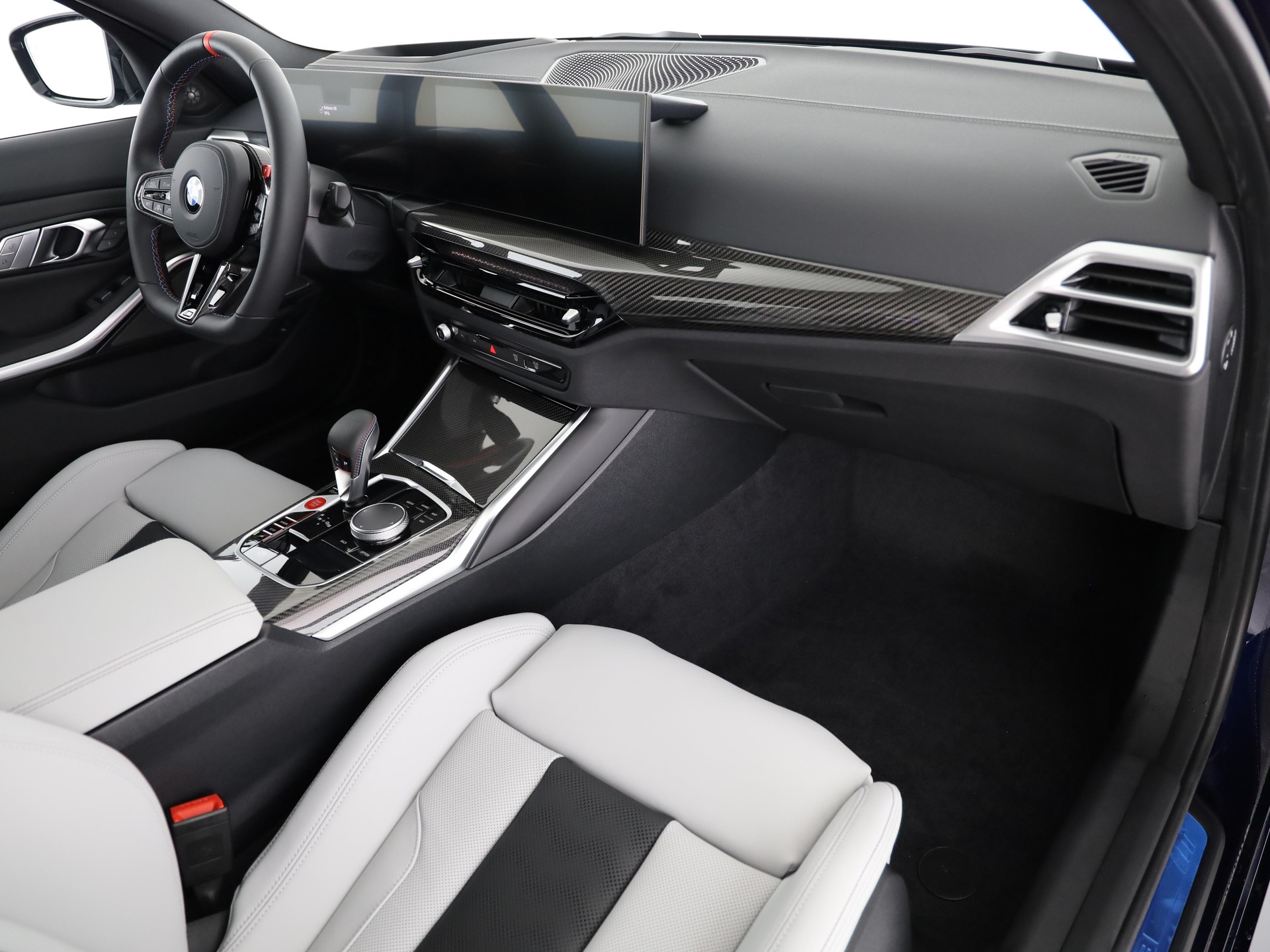 BMW M3 Competition xDrive-image-13