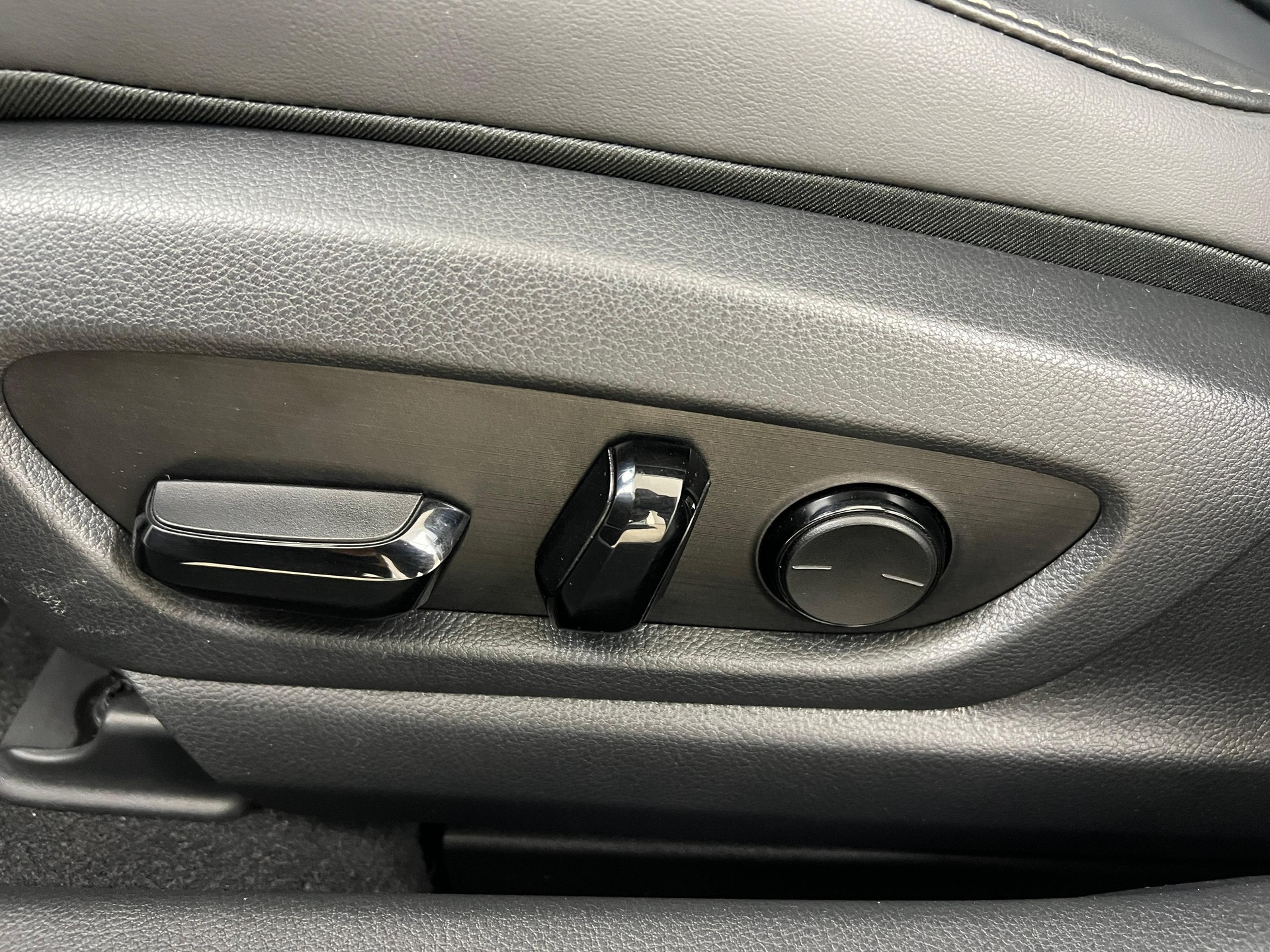 LEXUS UX 250h Comfort-image-14