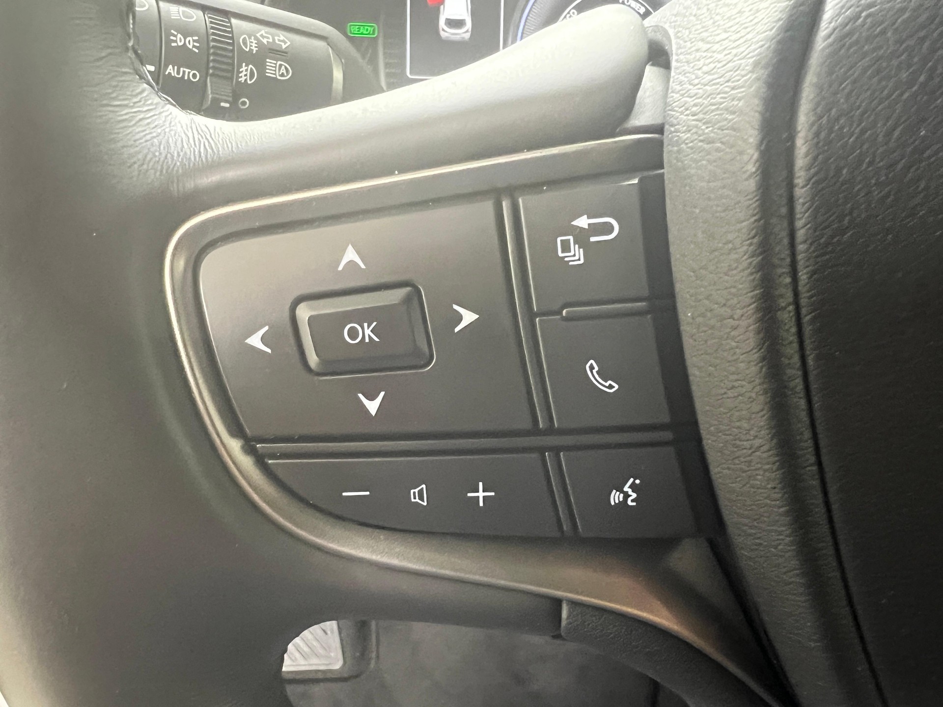 LEXUS UX 250h Comfort-image-17