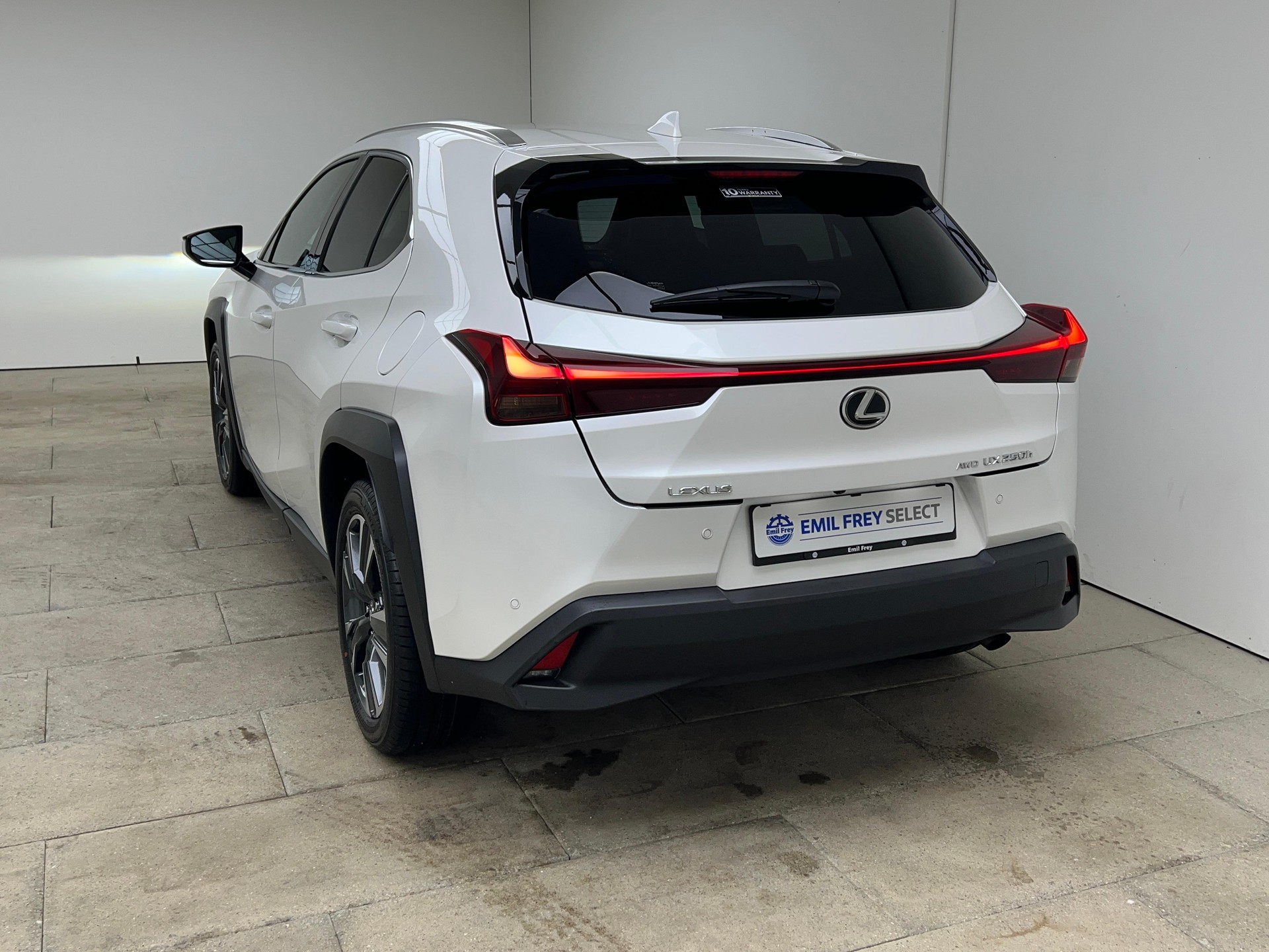 LEXUS UX 250h Comfort-image-4