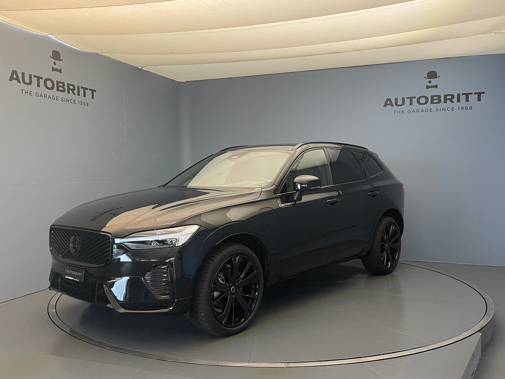 VOLVO XC60 2.0 T6 TE Black Edition eAWD-image-0