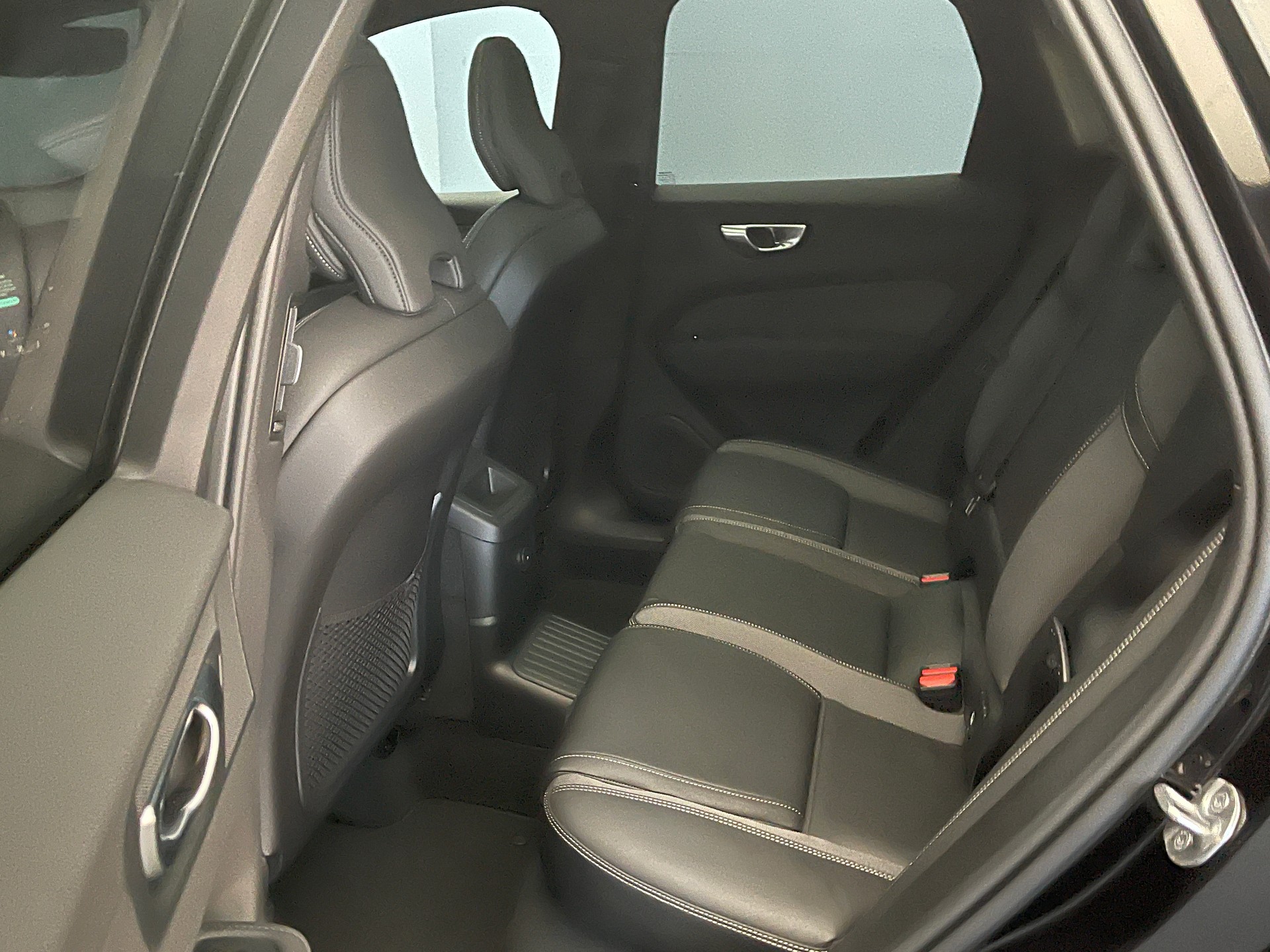 VOLVO XC60 2.0 T6 TE Black Edition eAWD-image-7