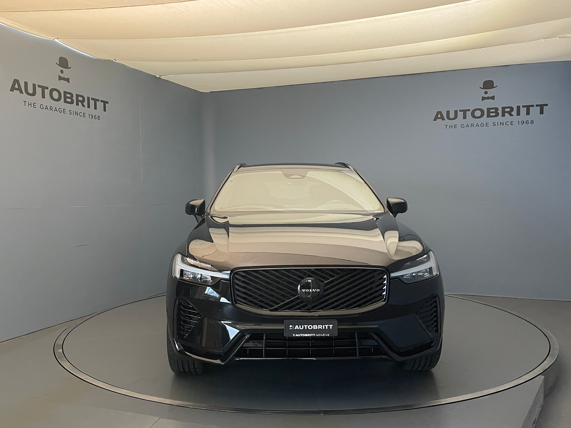 VOLVO XC60 2.0 T6 TE Black Edition eAWD-image-3