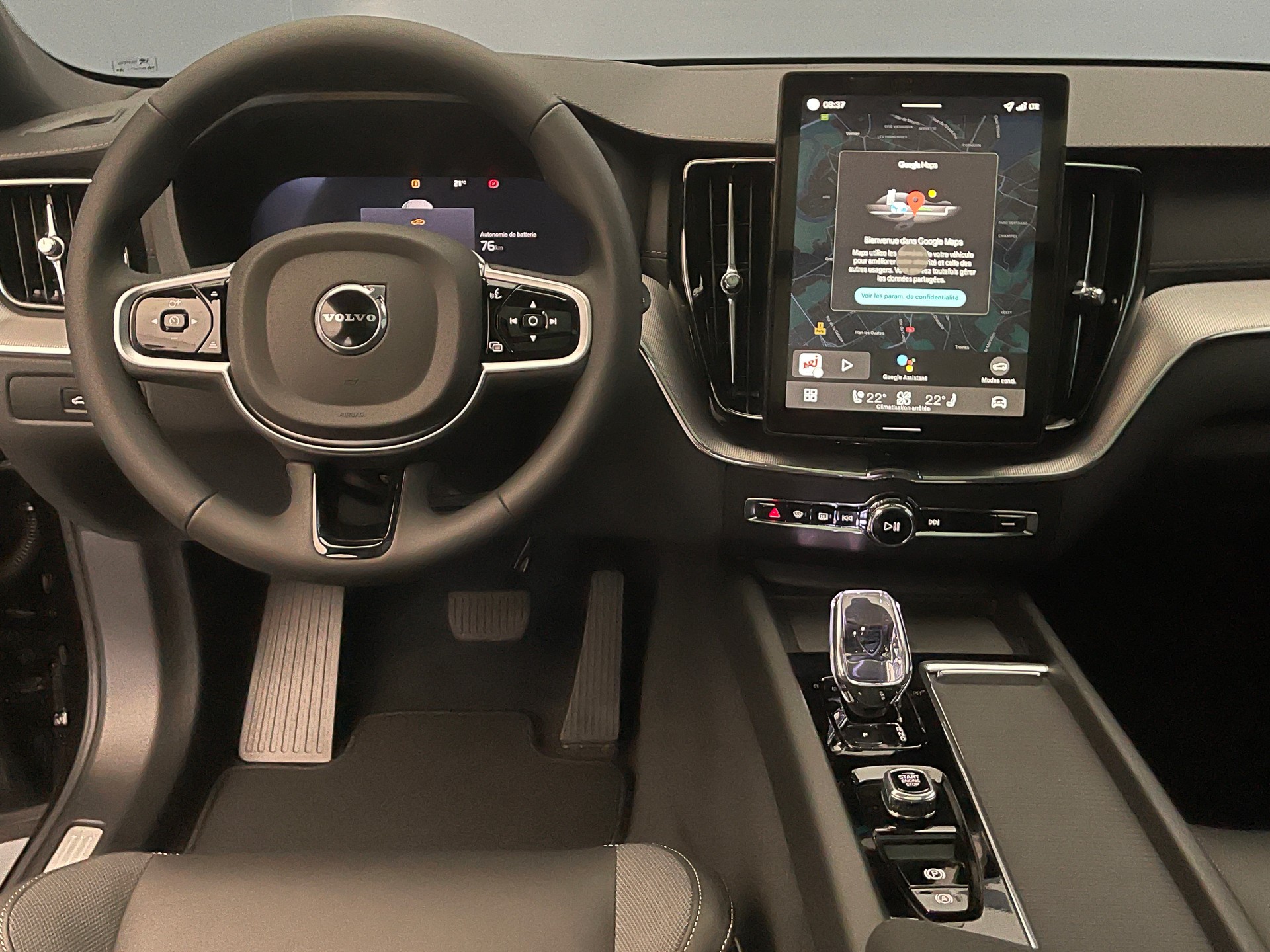VOLVO XC60 2.0 T6 TE Black Edition eAWD-image-8