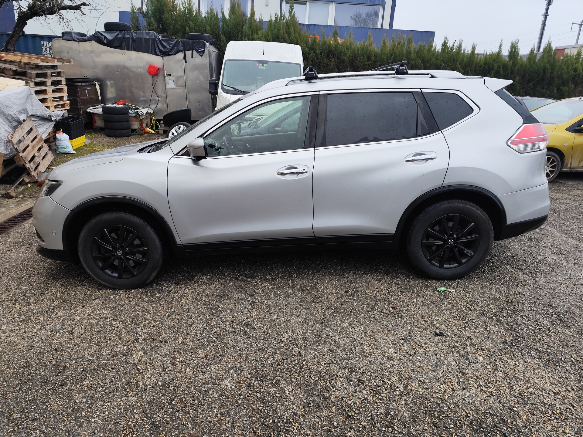 NISSAN X-Trail 2.0 dCi tekna Xtronic CVT ALL-MODE 4x4 - 7 places-image-3