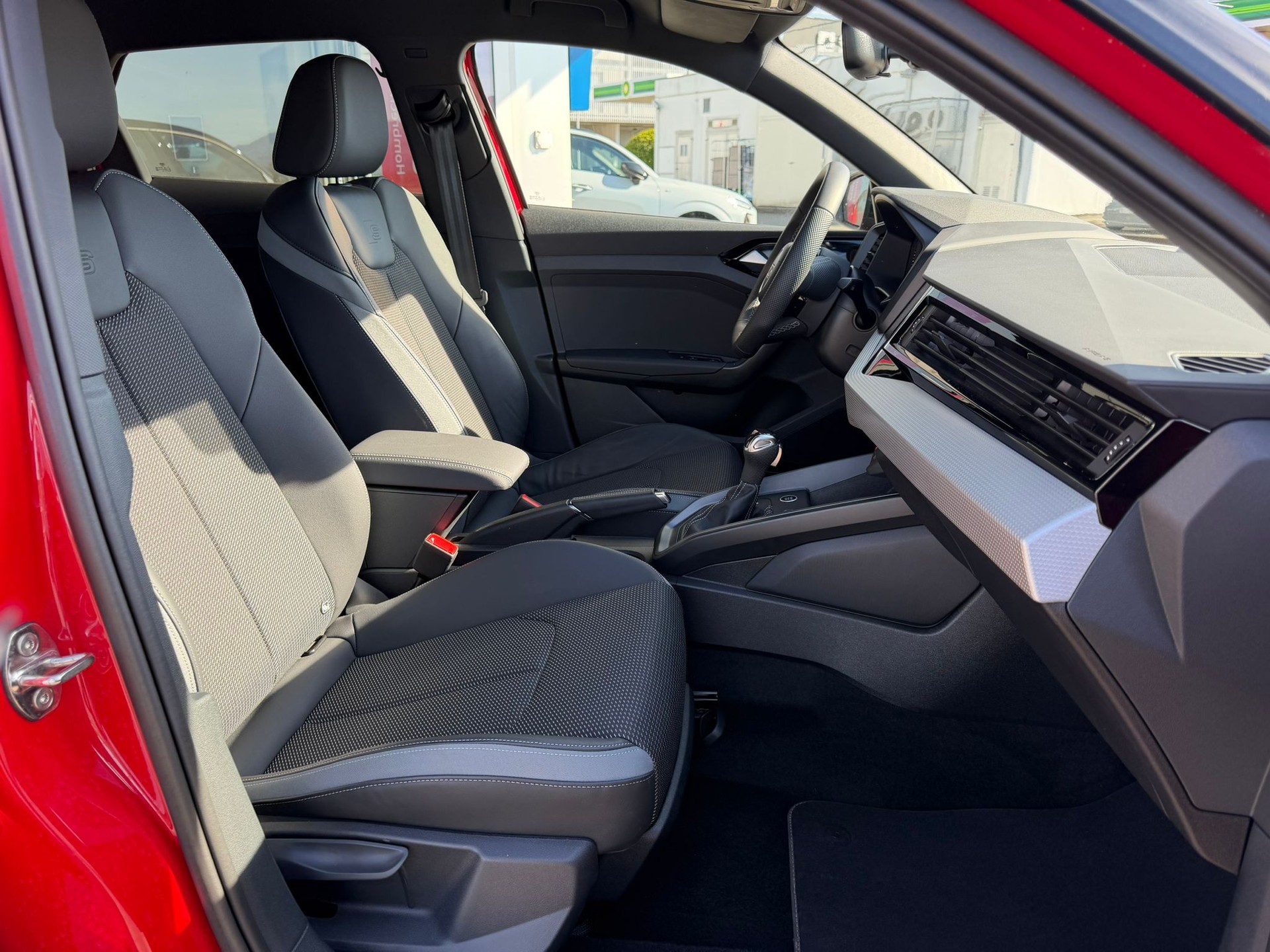 AUDI A1 Sportback 40 TFSI S Line S-tronic-image-10
