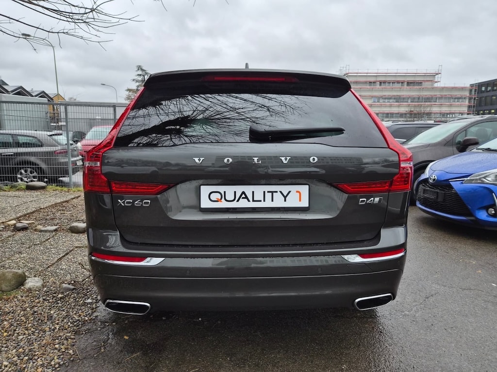VOLVO XC60 D4 AWD Inscription Geartronic-image-4