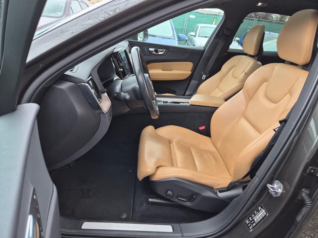 VOLVO XC60 D4 AWD Inscription Geartronic-image-7