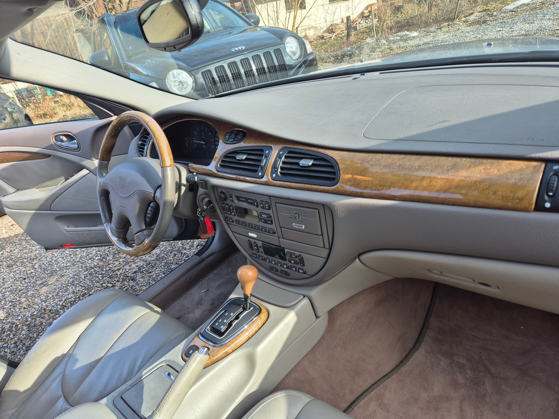 JAGUAR S-Type 4.0 V8-image-25