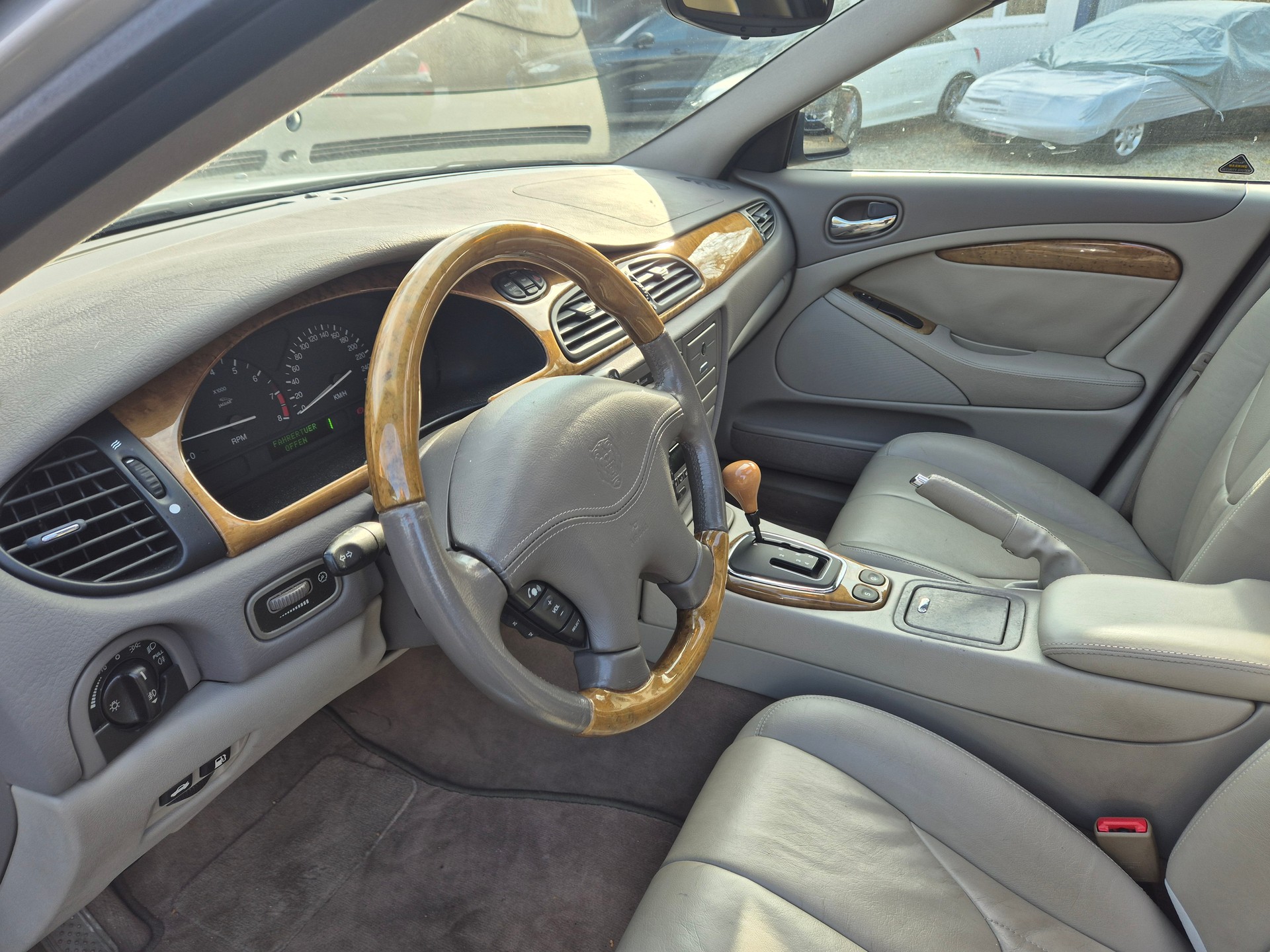 JAGUAR S-Type 4.0 V8-image-16