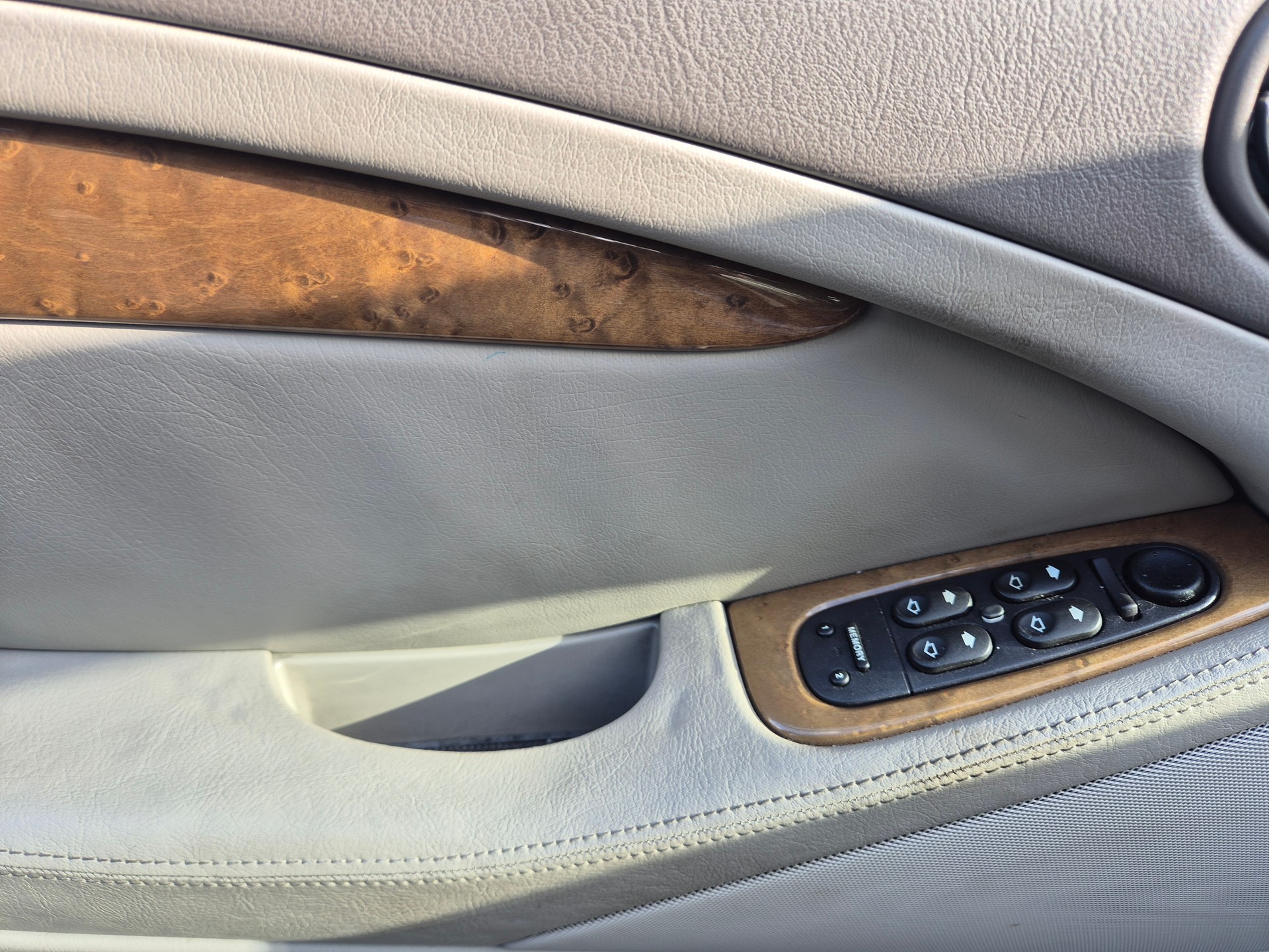 JAGUAR S-Type 4.0 V8-image-18