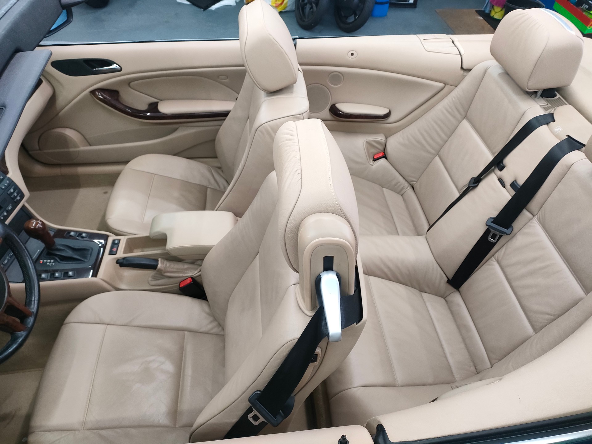 BMW 325Ci Cabriolet-image-11