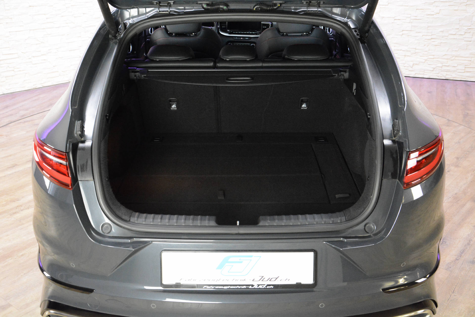KIA ProCeed 1.6 T-GDi GT-image-21