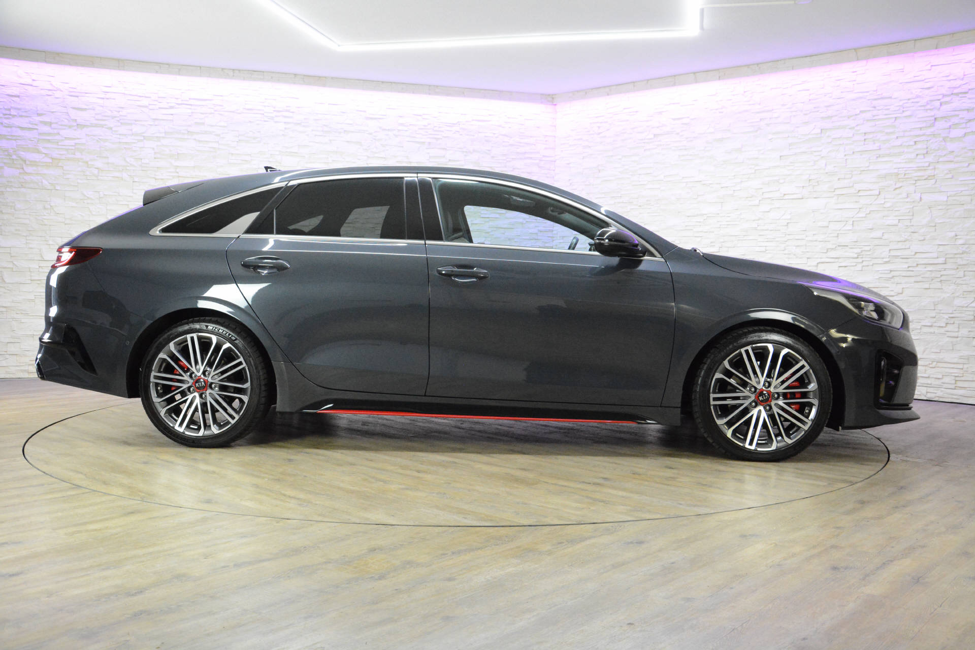KIA ProCeed 1.6 T-GDi GT-image-3