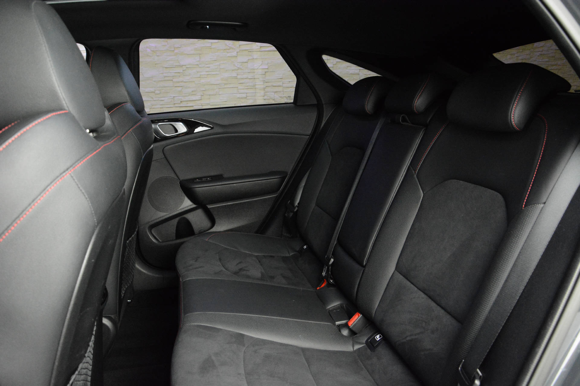 KIA ProCeed 1.6 T-GDi GT-image-9