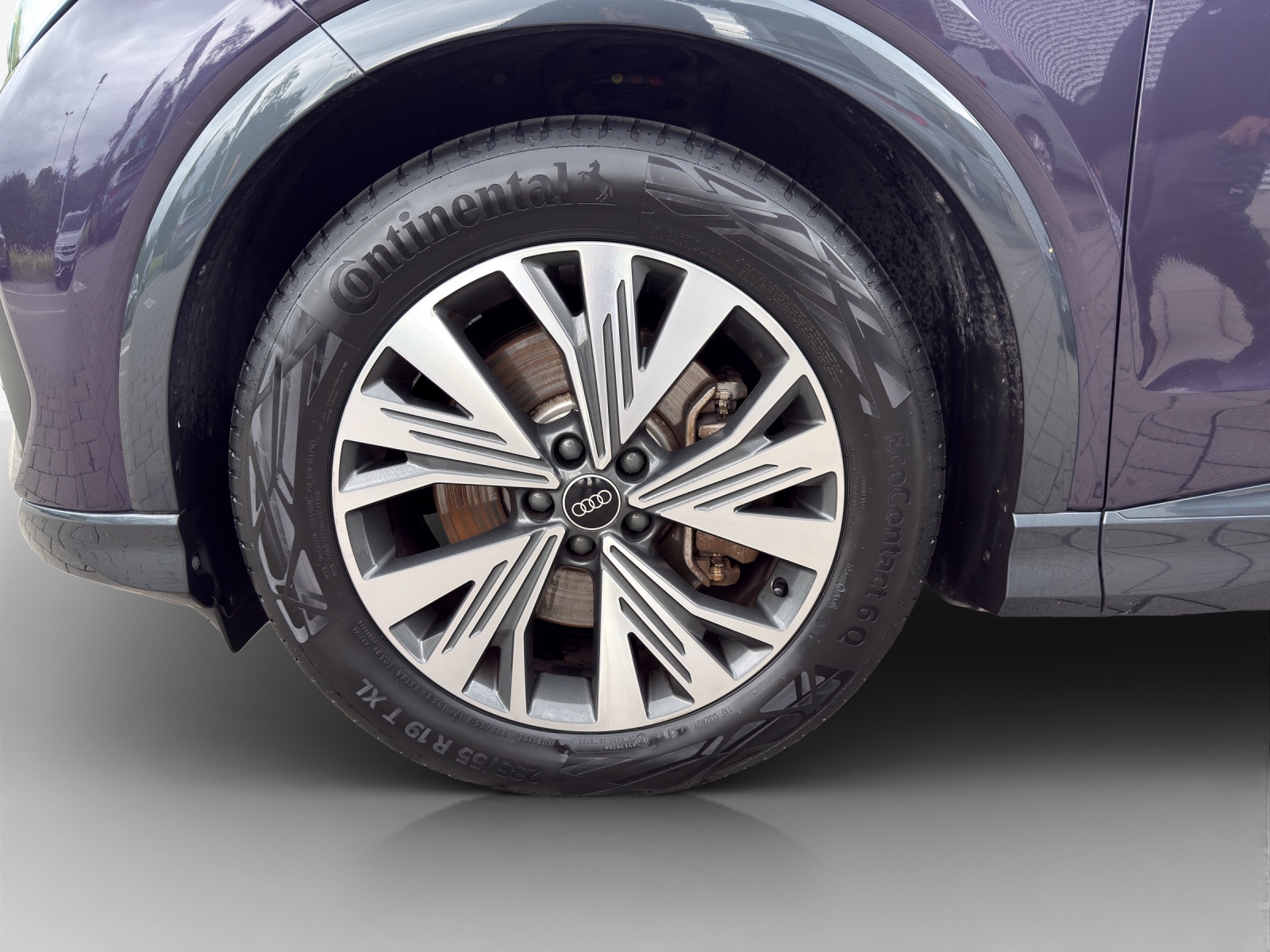 AUDI Q4 e-tron 45 quattro-image-15