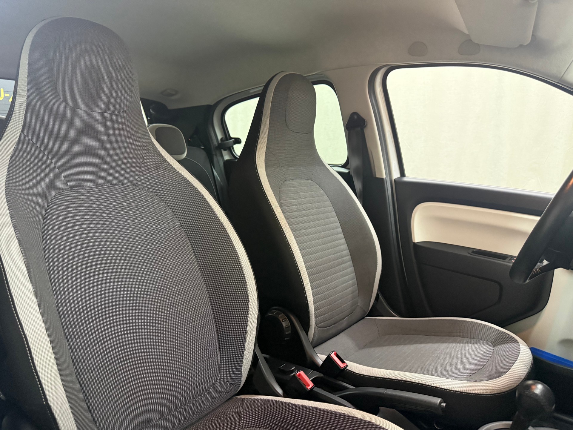 RENAULT Twingo 0.9 Liberty EDC-image-9