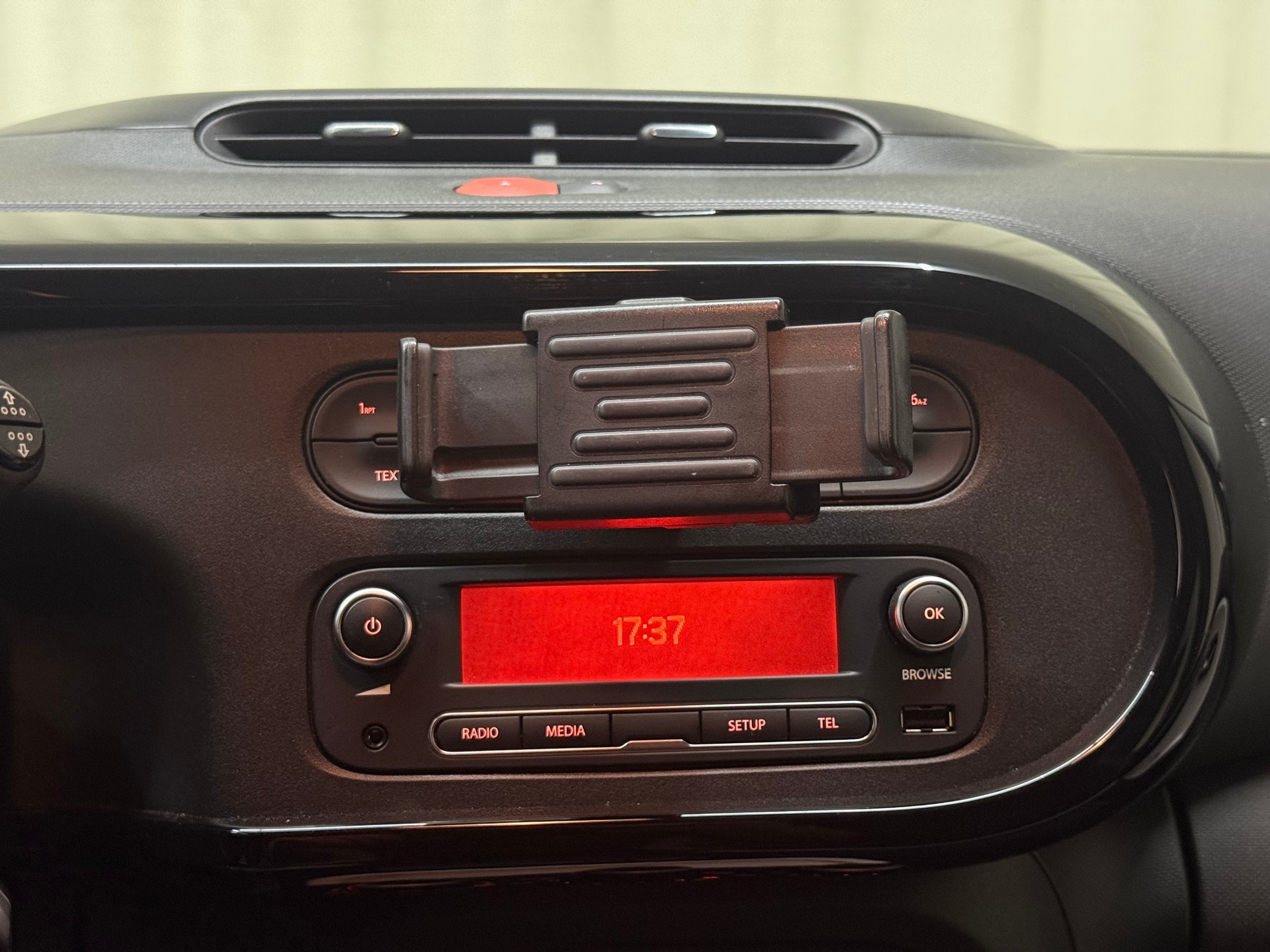 RENAULT Twingo 0.9 Liberty EDC-image-11
