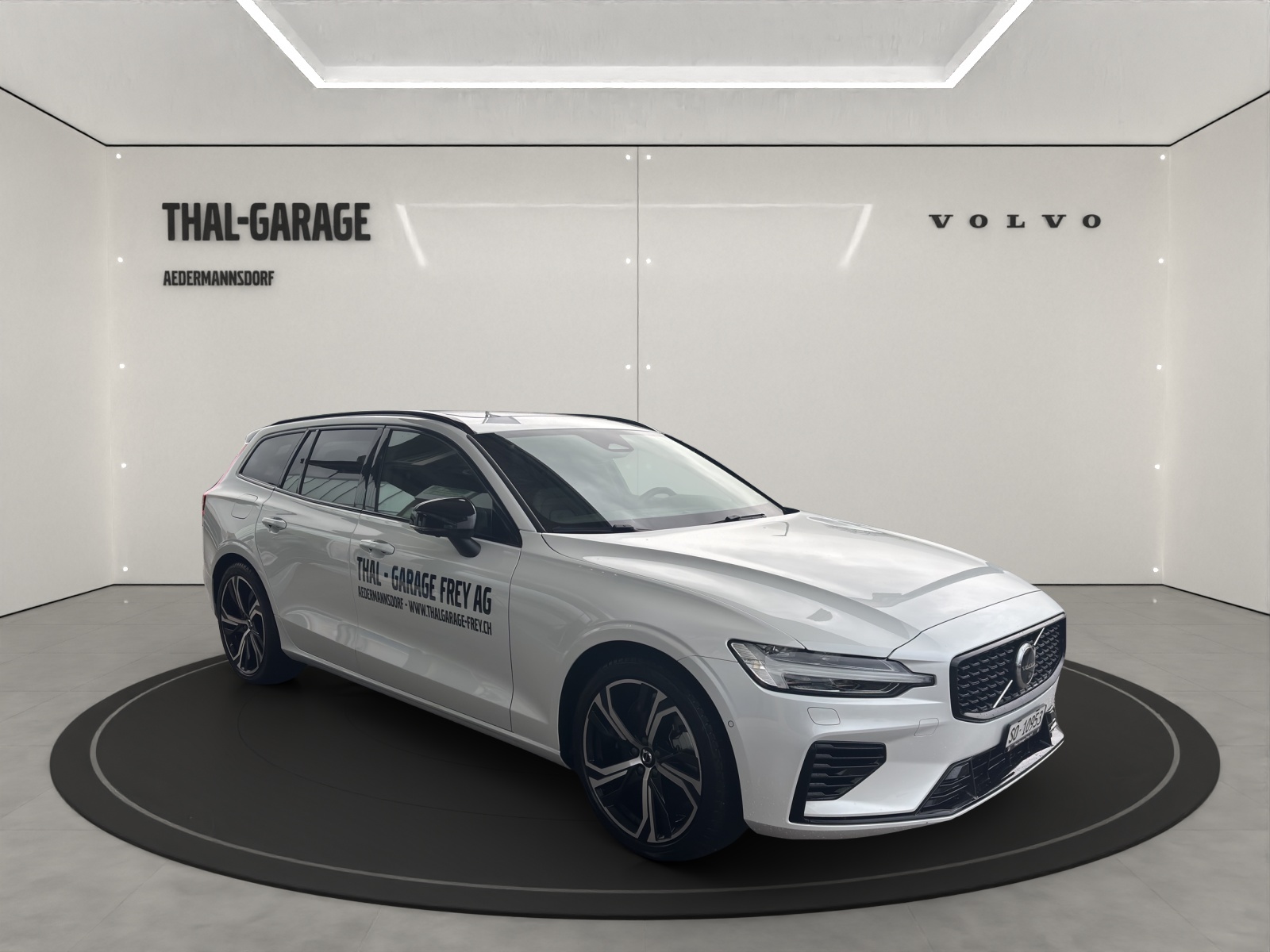VOLVO V60 2.0 T6 TE Plus Dark eAWD-showroom-element-2