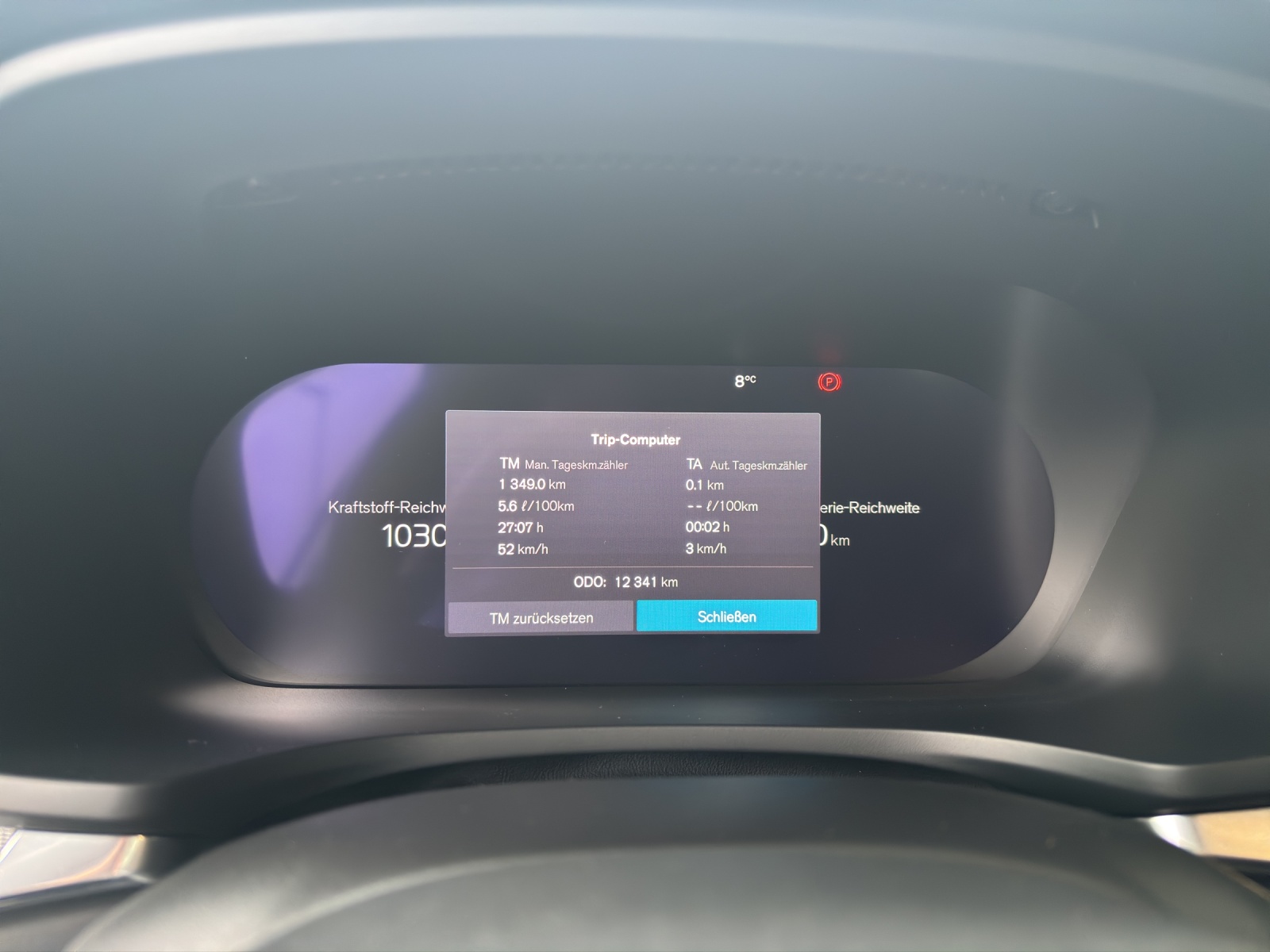 VOLVO V60 2.0 T6 TE Plus Dark eAWD-image-8