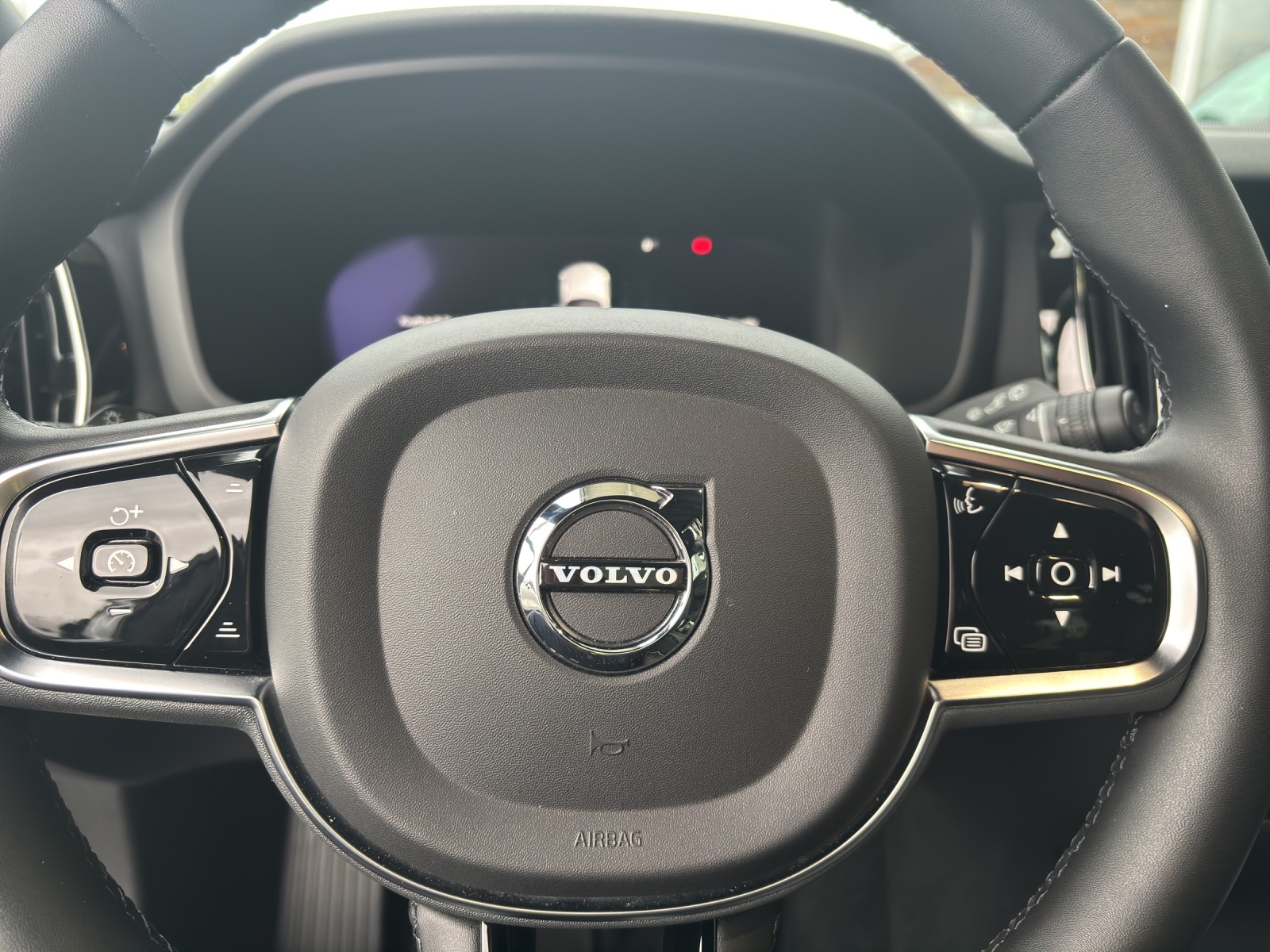 VOLVO V60 2.0 T6 TE Plus Dark eAWD-image-7
