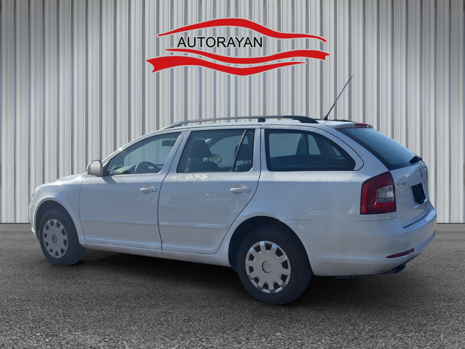 SKODA Octavia Combi 1.6 TDI 4x4-image-5