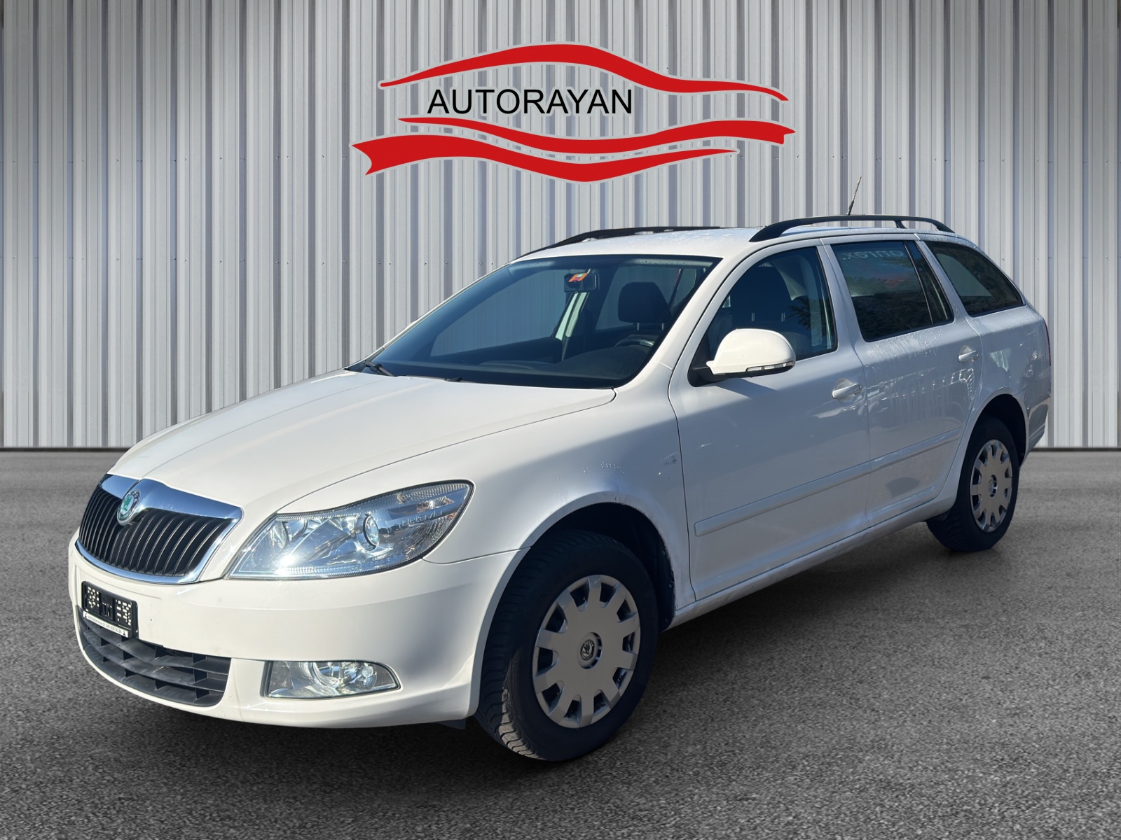 SKODA Octavia Combi 1.6 TDI 4x4-image-1