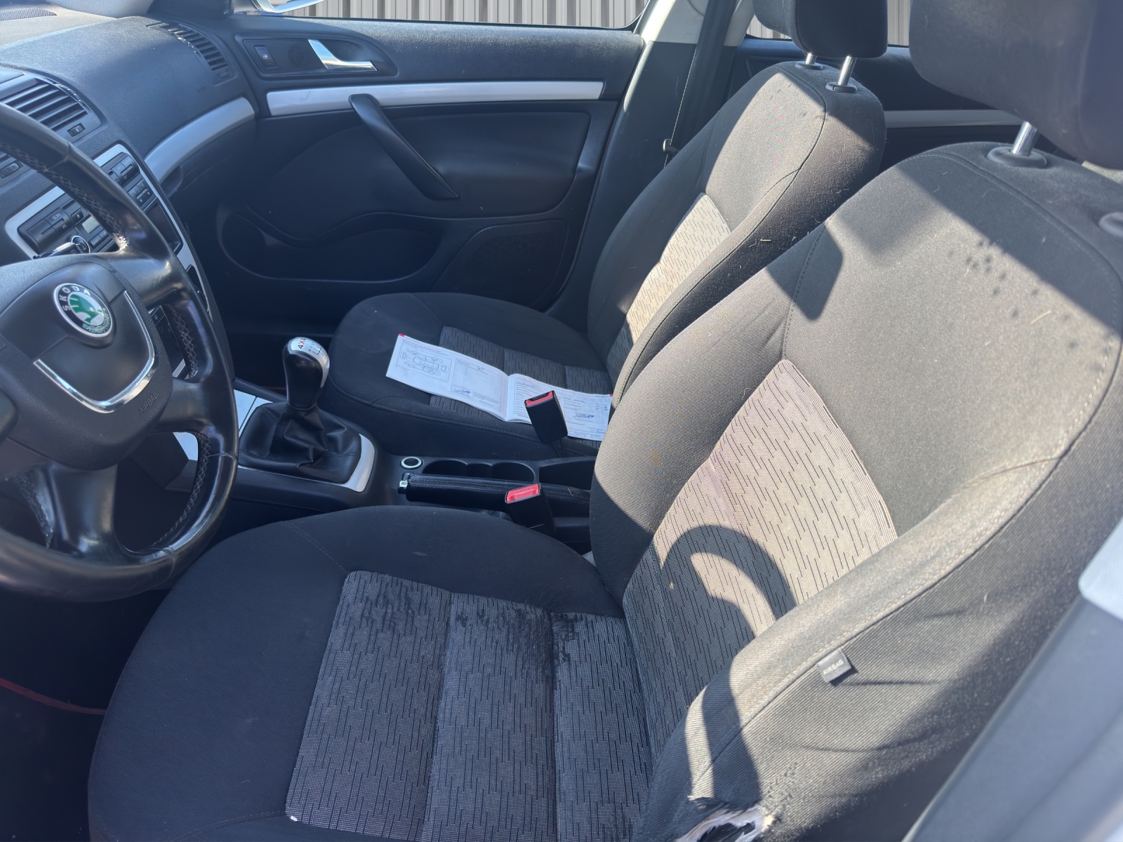 SKODA Octavia Combi 1.6 TDI 4x4-image-6