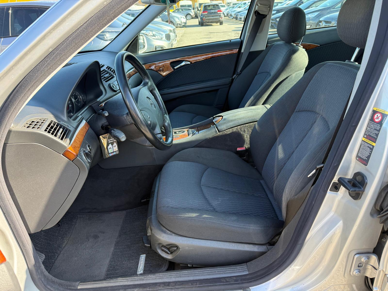 MERCEDES-BENZ E 240 2.6 V6-image-6