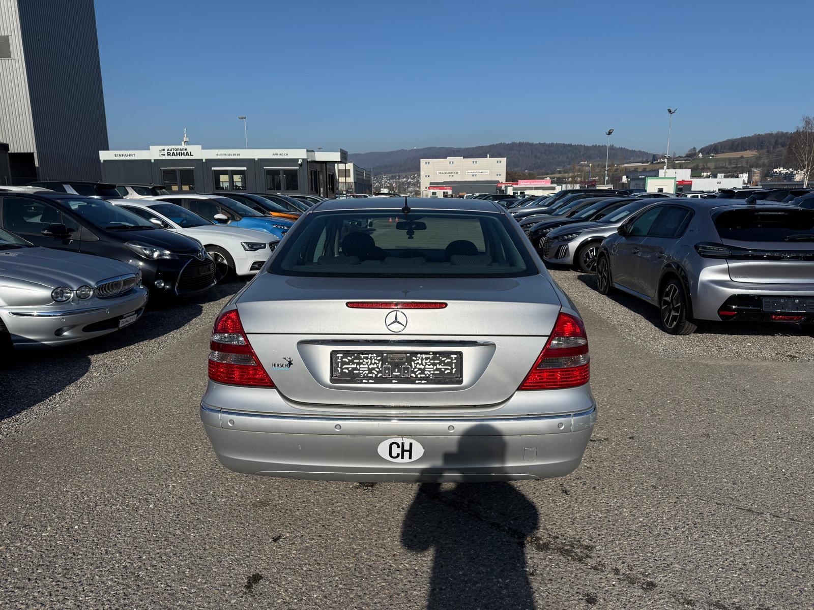 MERCEDES-BENZ E 240 2.6 V6-image-4