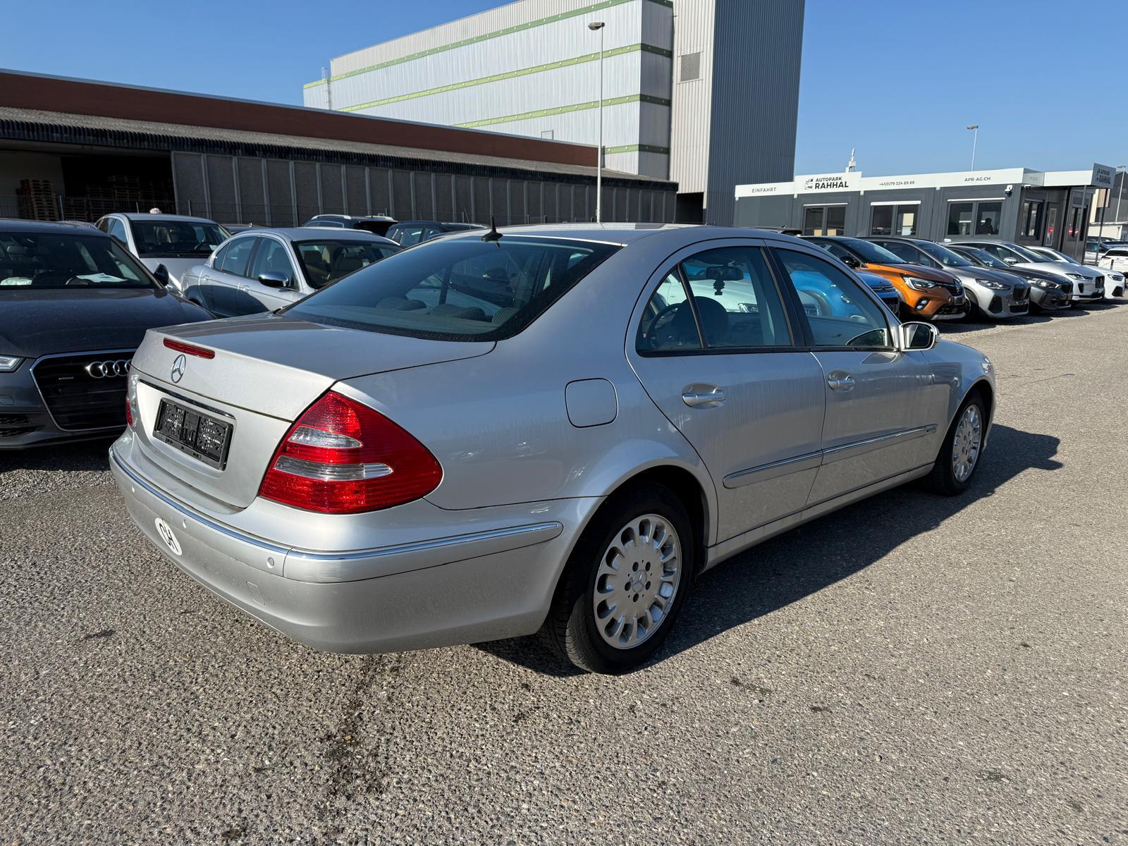 MERCEDES-BENZ E 240 2.6 V6-image-3