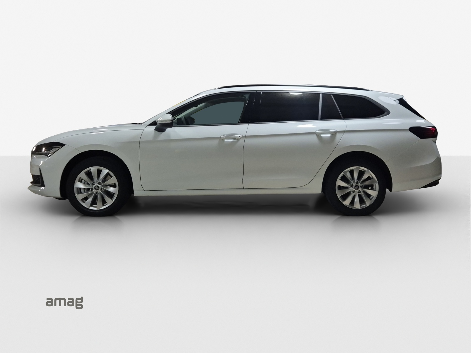 SKODA Superb Combi 2.0 TDi Selection 4x4 DSG-image-1