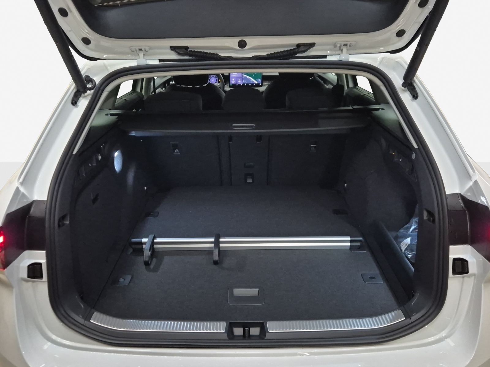 SKODA Superb Combi 2.0 TDi Selection 4x4 DSG-image-12