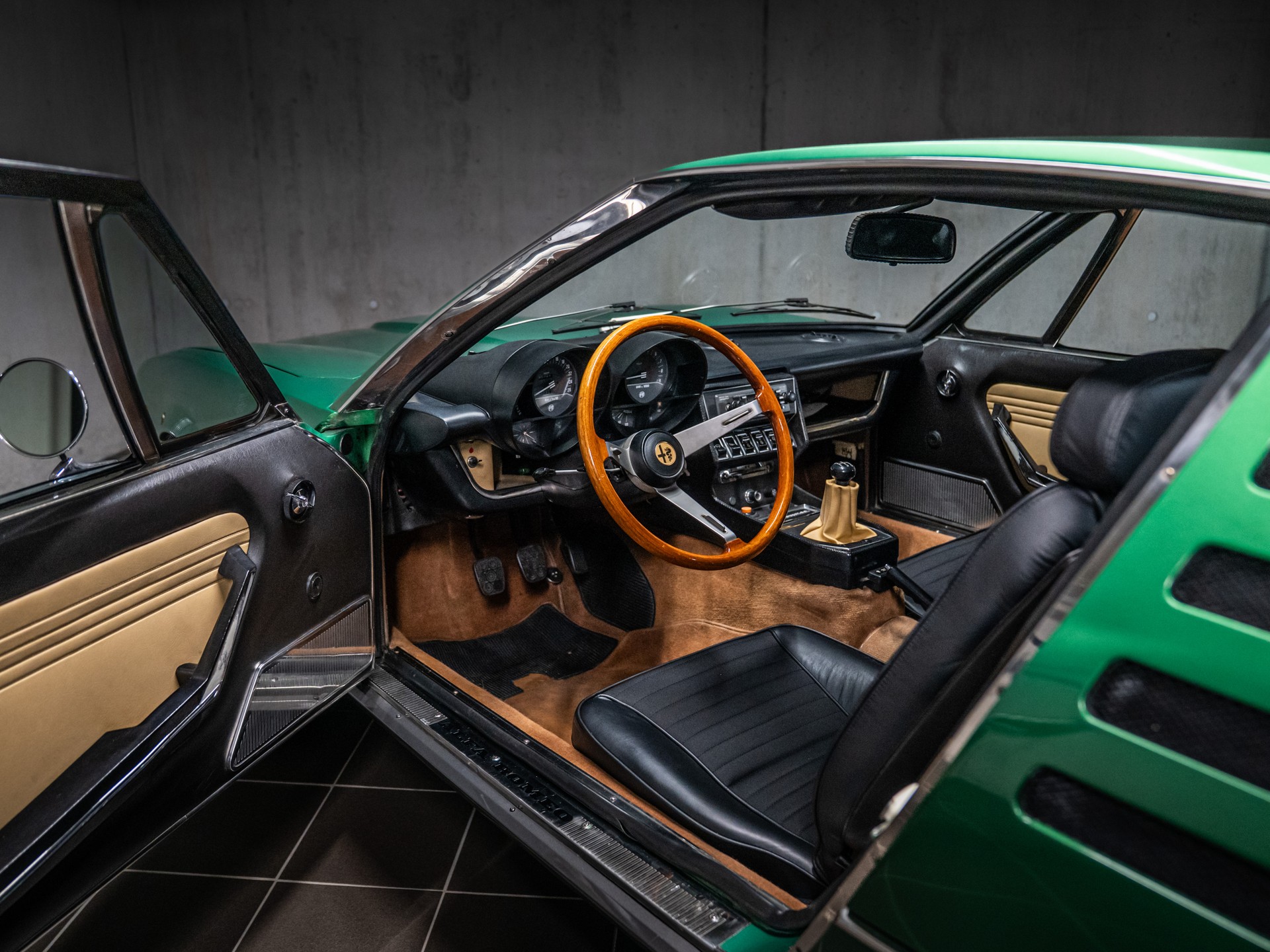 ALFA ROMEO MONTREAL-image-7
