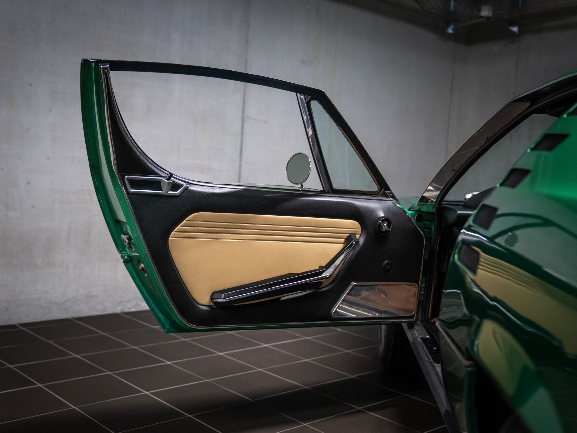 ALFA ROMEO MONTREAL-image-5