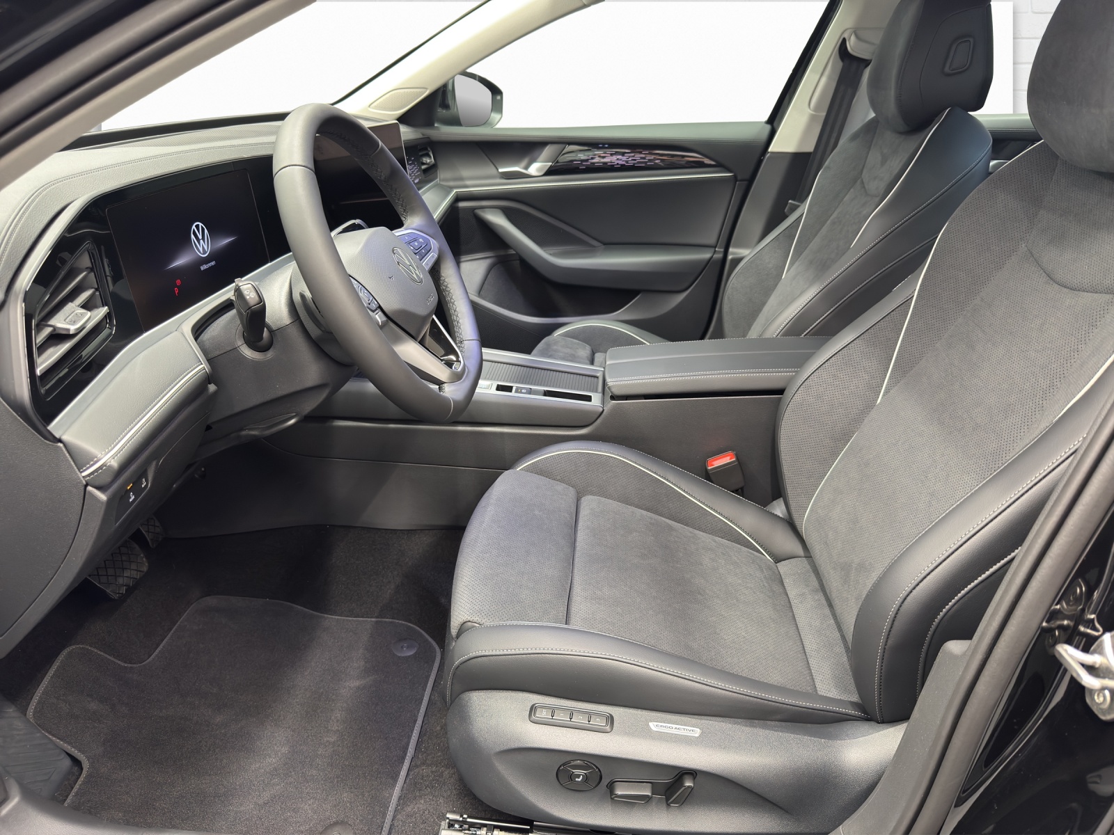 VW Passat Variant 1.5 TSI PHEV Business DSG-image-6