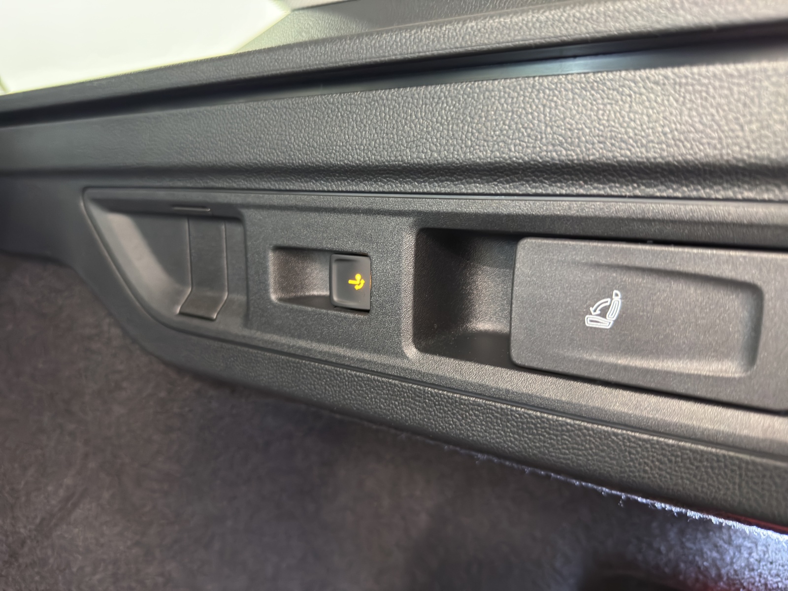 VW Passat Variant 1.5 TSI PHEV Business DSG-image-11