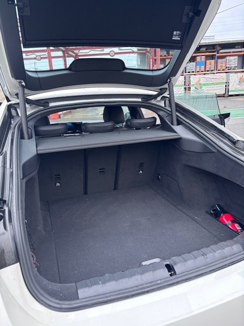 BMW i4 eDrive 35-image-3