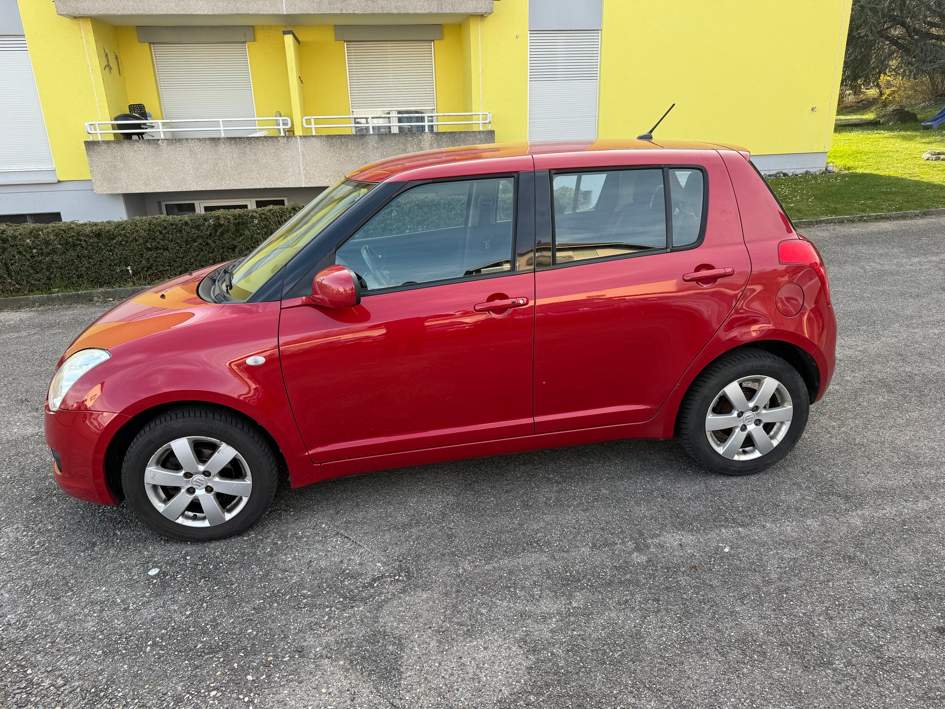 SUZUKI Swift 1.3i 16V GL Top 4x4-image-8