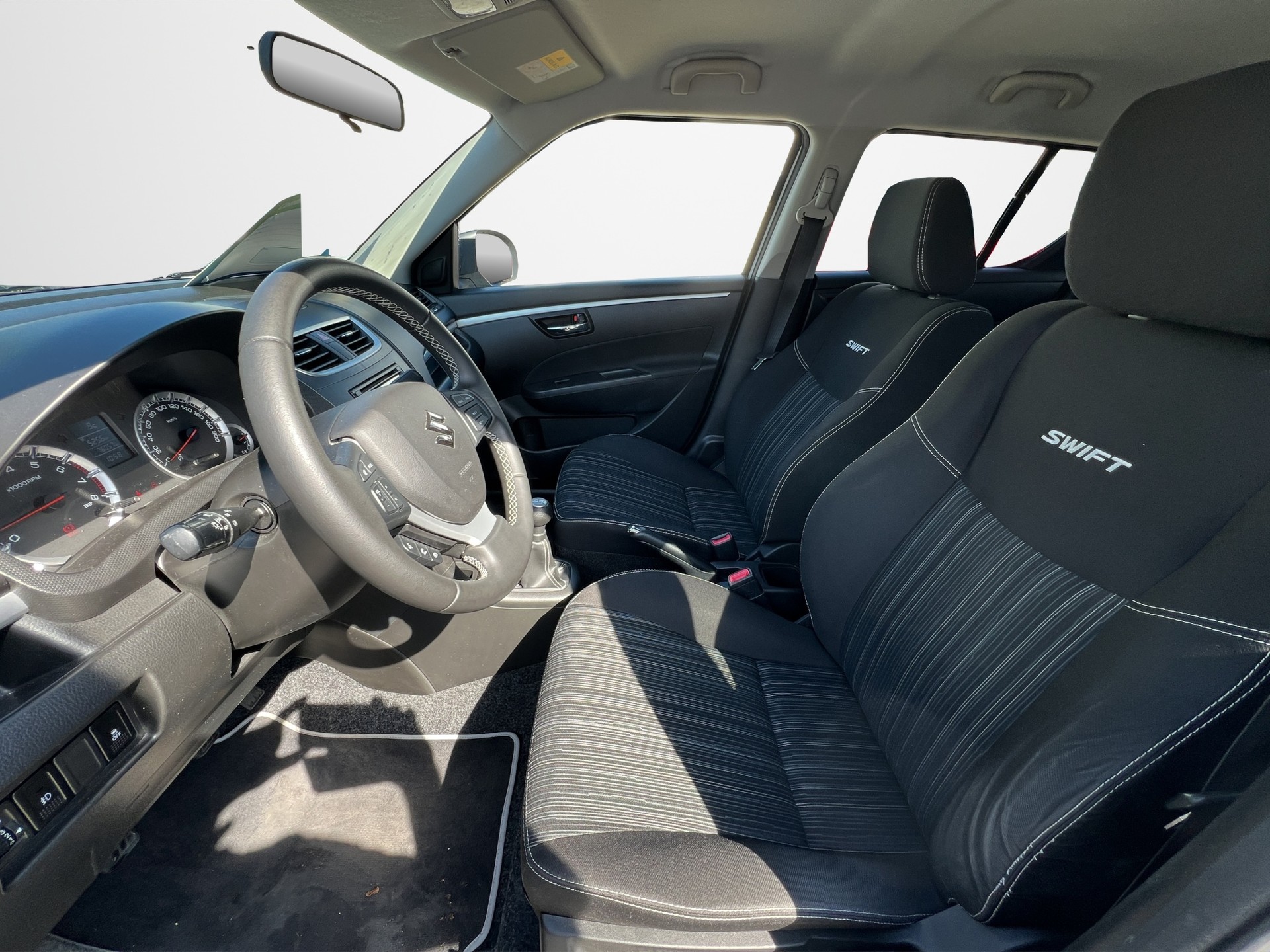 SUZUKI Swift 1.2i Sergio Cellano-image-8