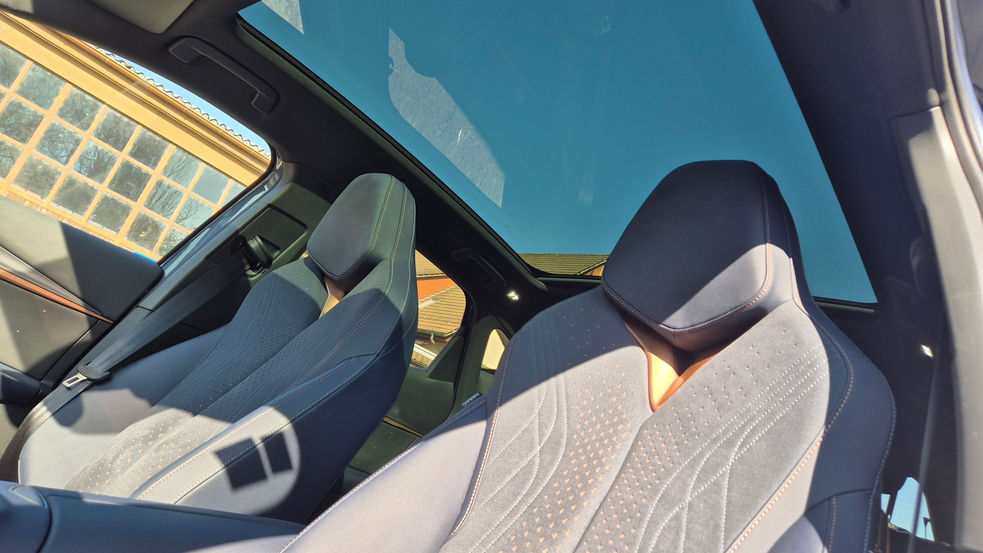 CUPRA Tavascan Type 9 77 kWh VZ Adrenaline-image-8