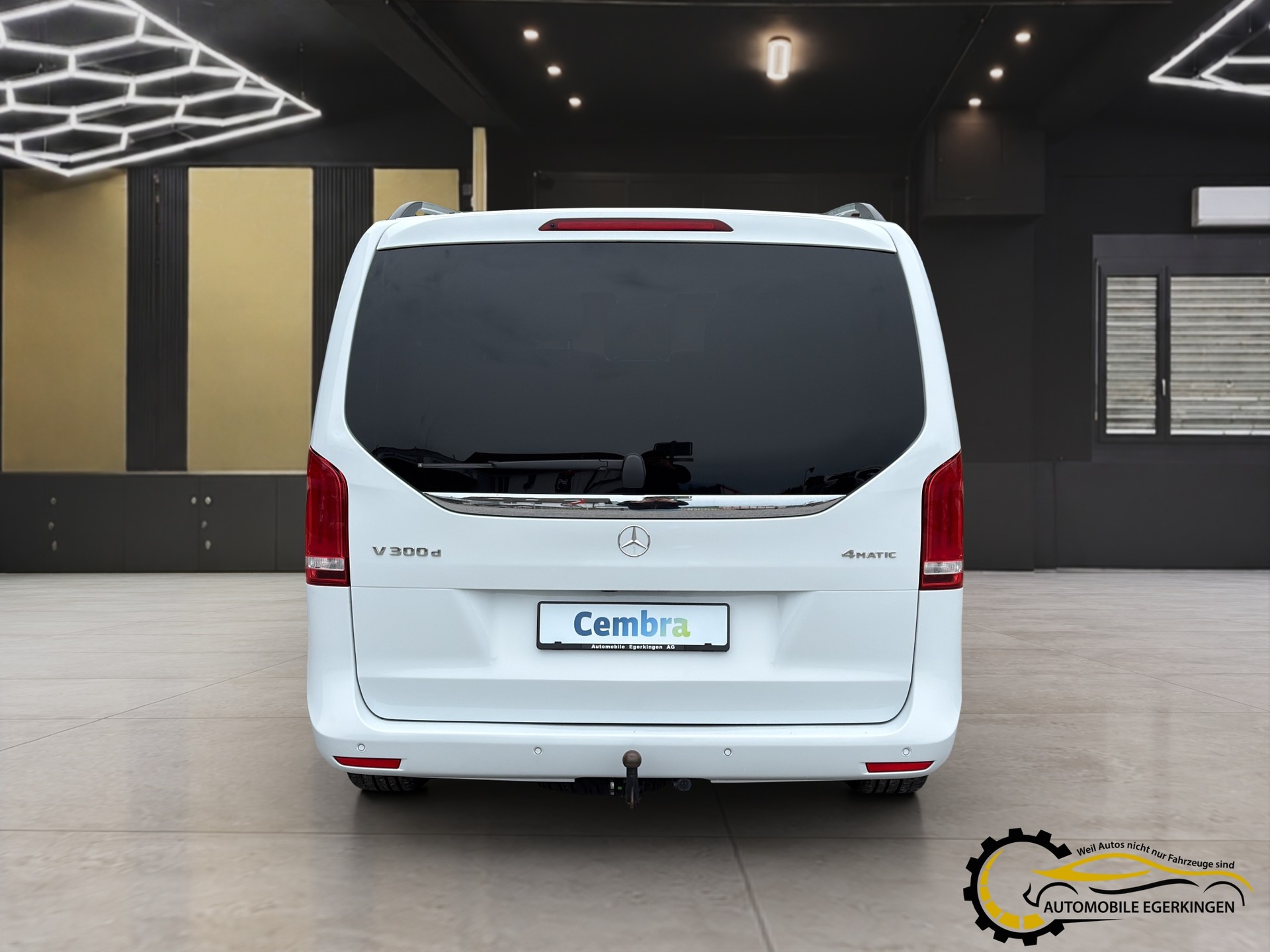 MERCEDES-BENZ V 300 d Avantgarde lang 4matic Van-image-5