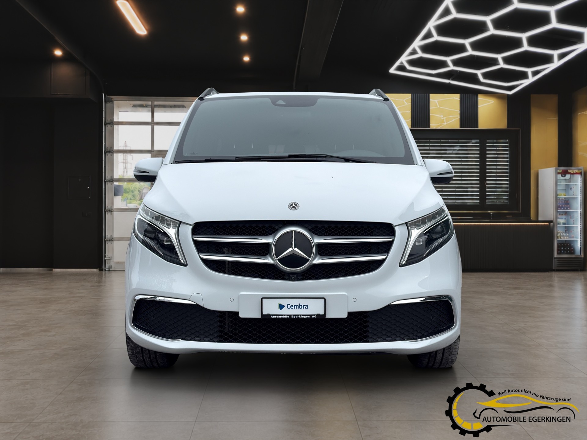 MERCEDES-BENZ V 300 d Avantgarde lang 4matic Van-image-1